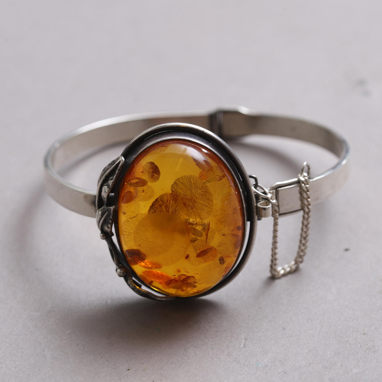 PULSERA, plata y ámbar.