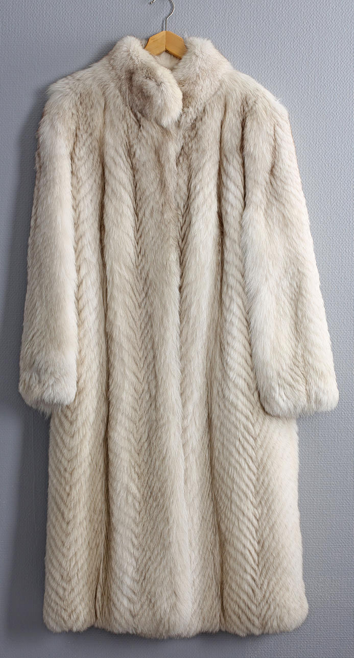 PÄLSKAPPA, stl 42, Alexandra Päls, Sverige.