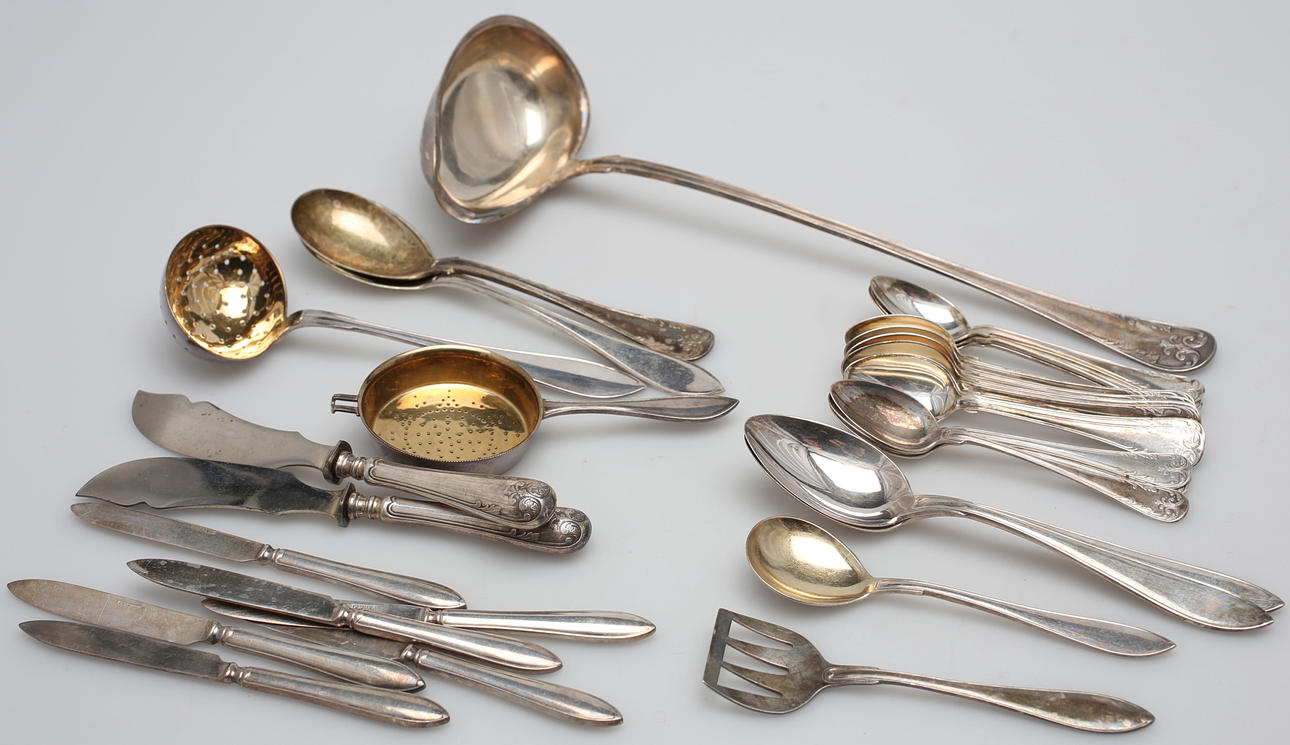 PARTI NYSILVER, Gammal fransk och Svensk spetsig.