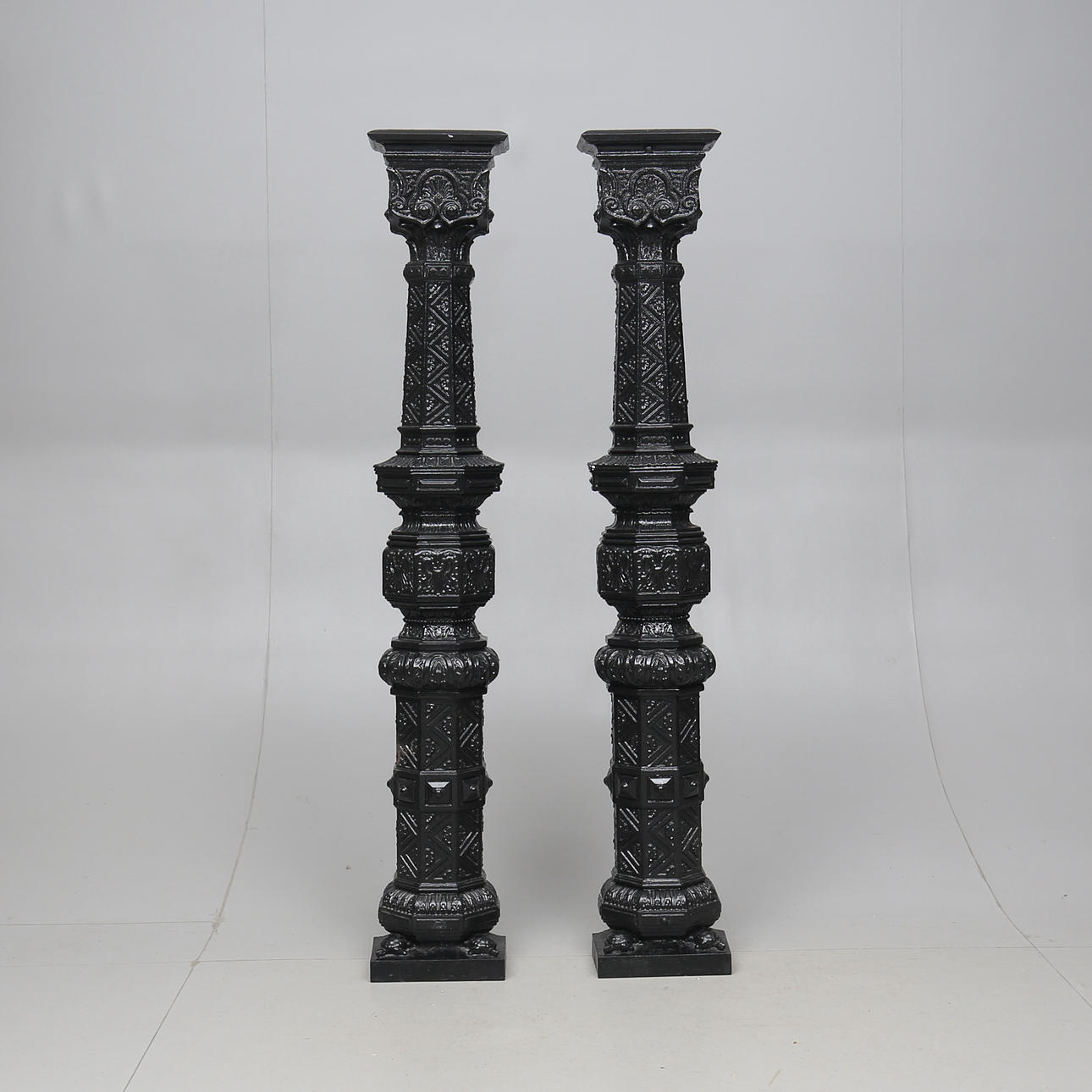 SØJLER, 2 stk, støbejern, 1800-tallet.