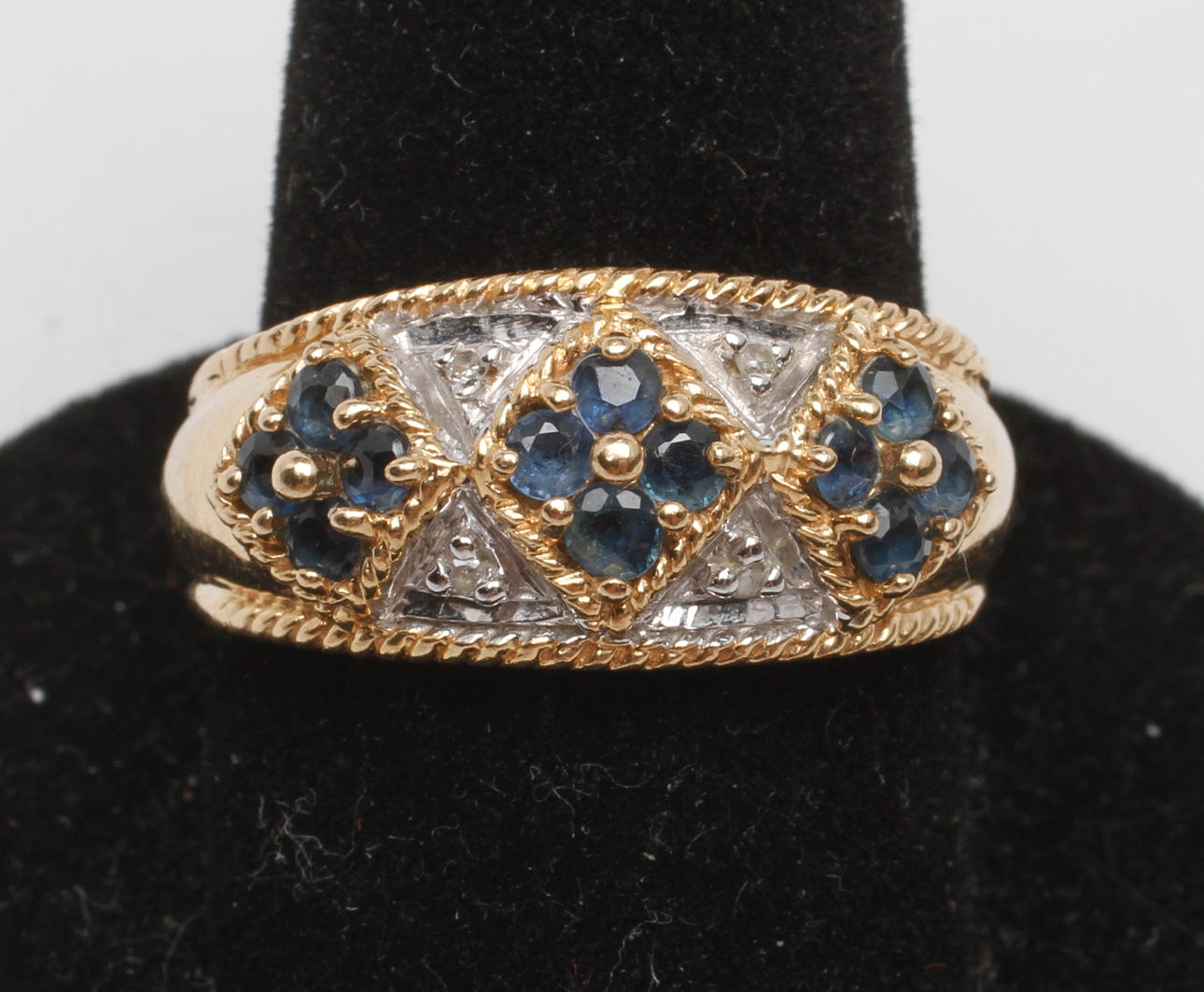 RING, 14k guld, med blå stenar, vikt ca 5 gr.