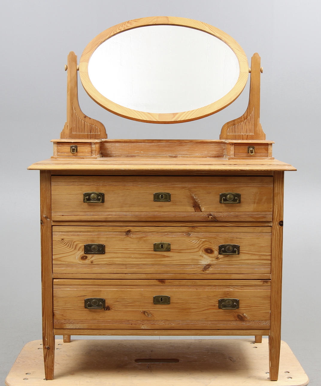 SPEGELBYRÅ, 1900-talets första kvartal.