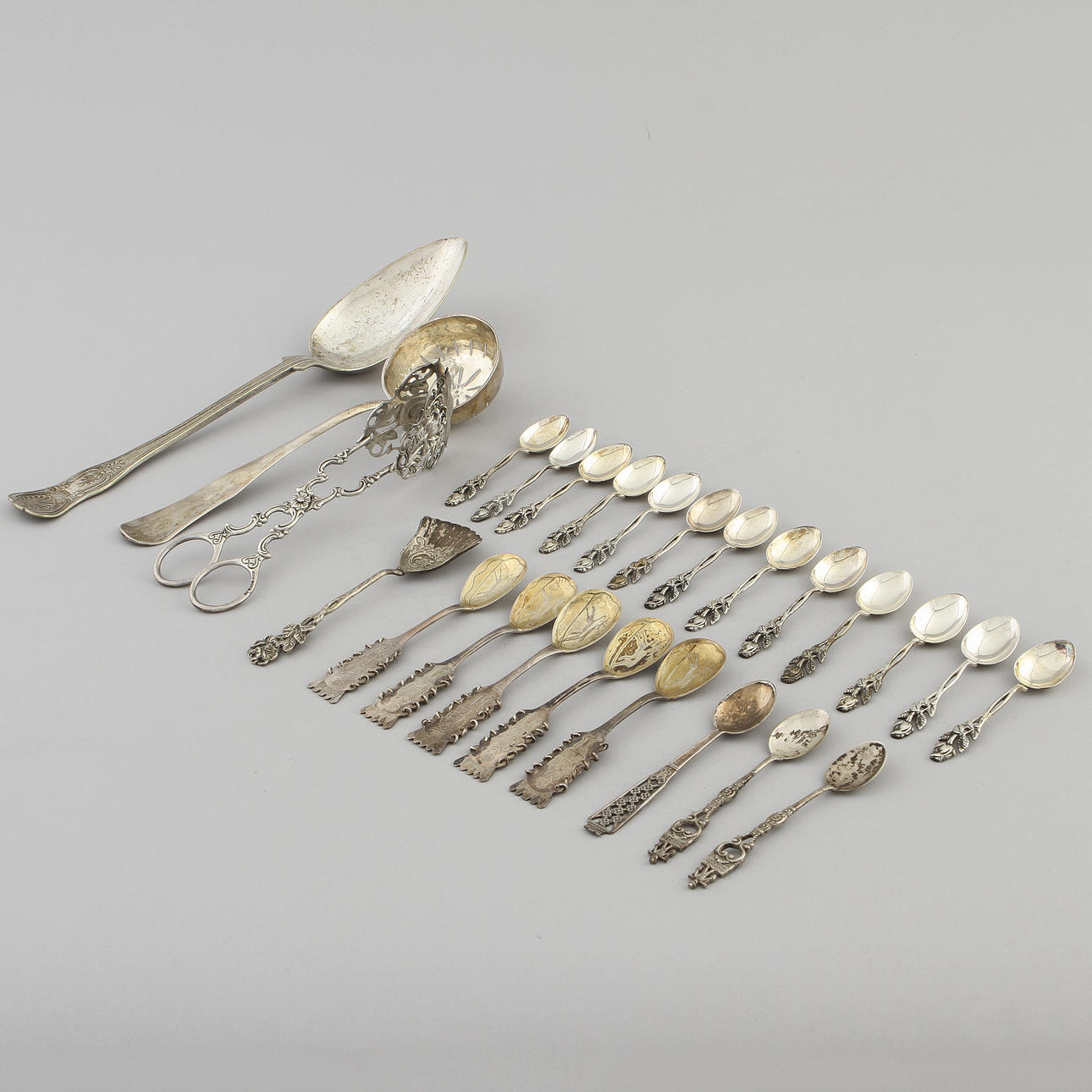 SILVER, 25 delar, ca 420 gram.