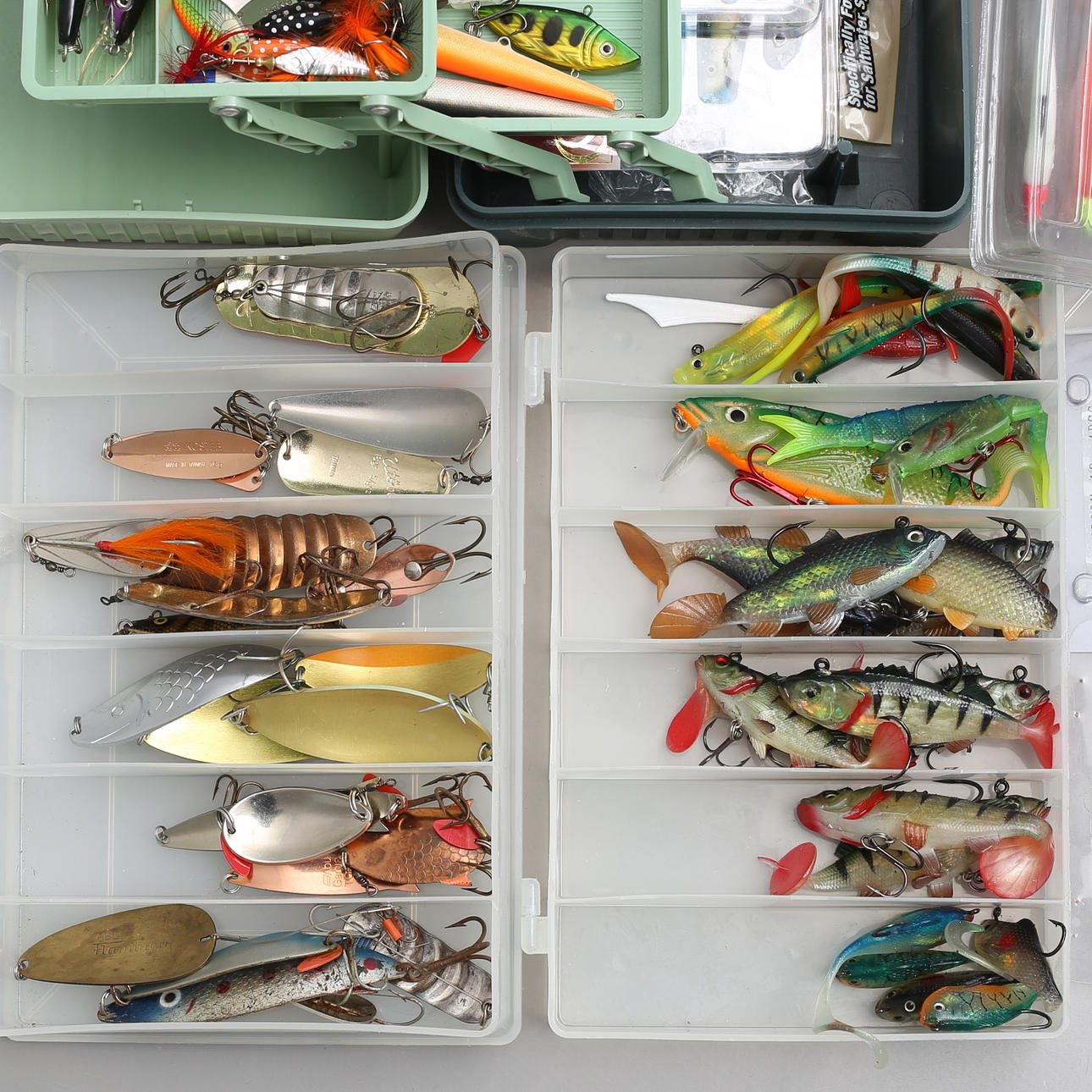 FISKEDRAG i låda. Samlarföremål - Fiskeutrustning - Auctionet