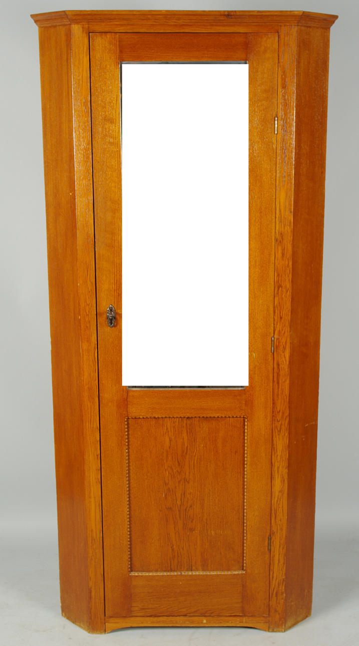 HÖRNSKÅP med spegeldörr, lackerad ek.