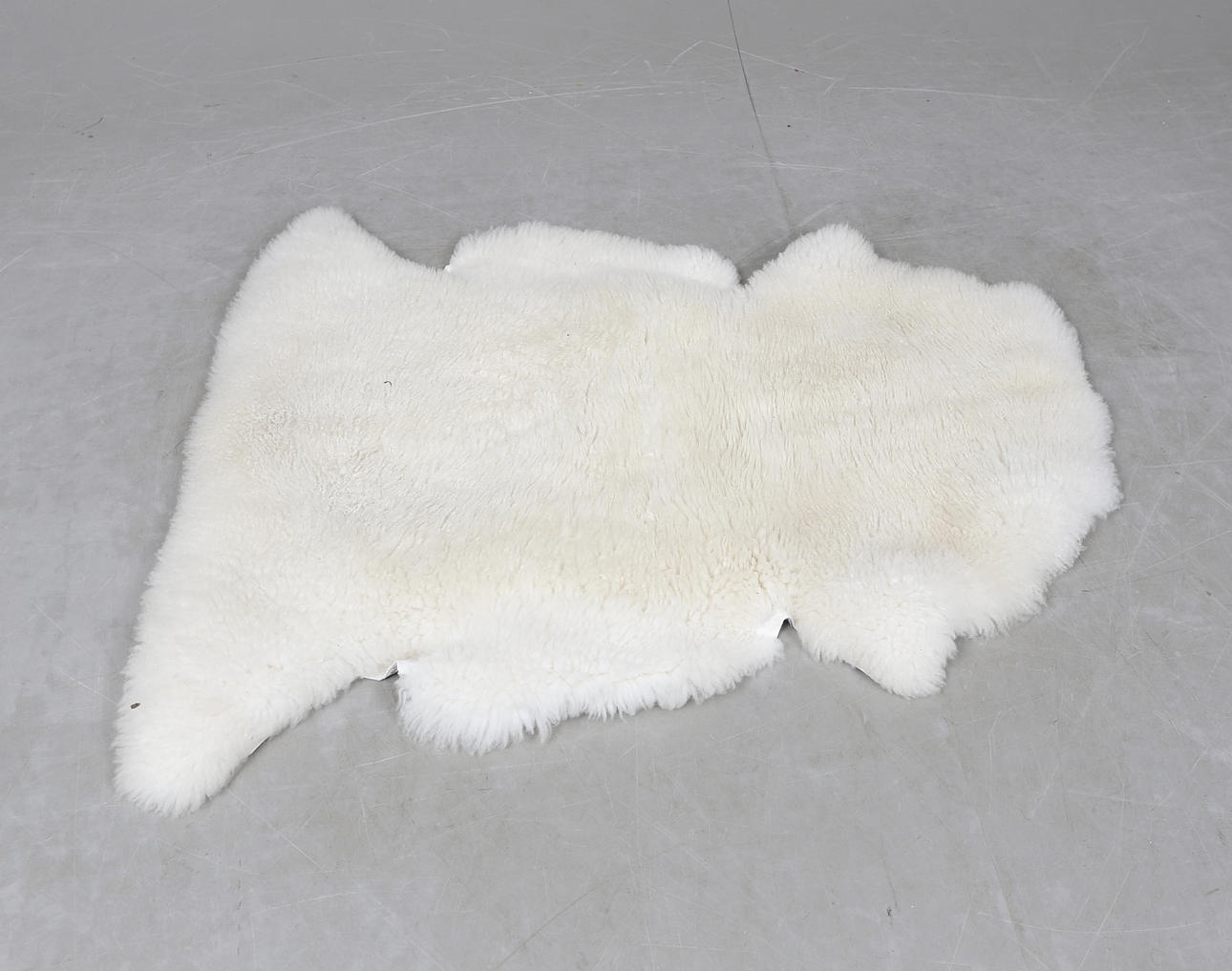 LAMMSKINN, Tranås skinn beredning.