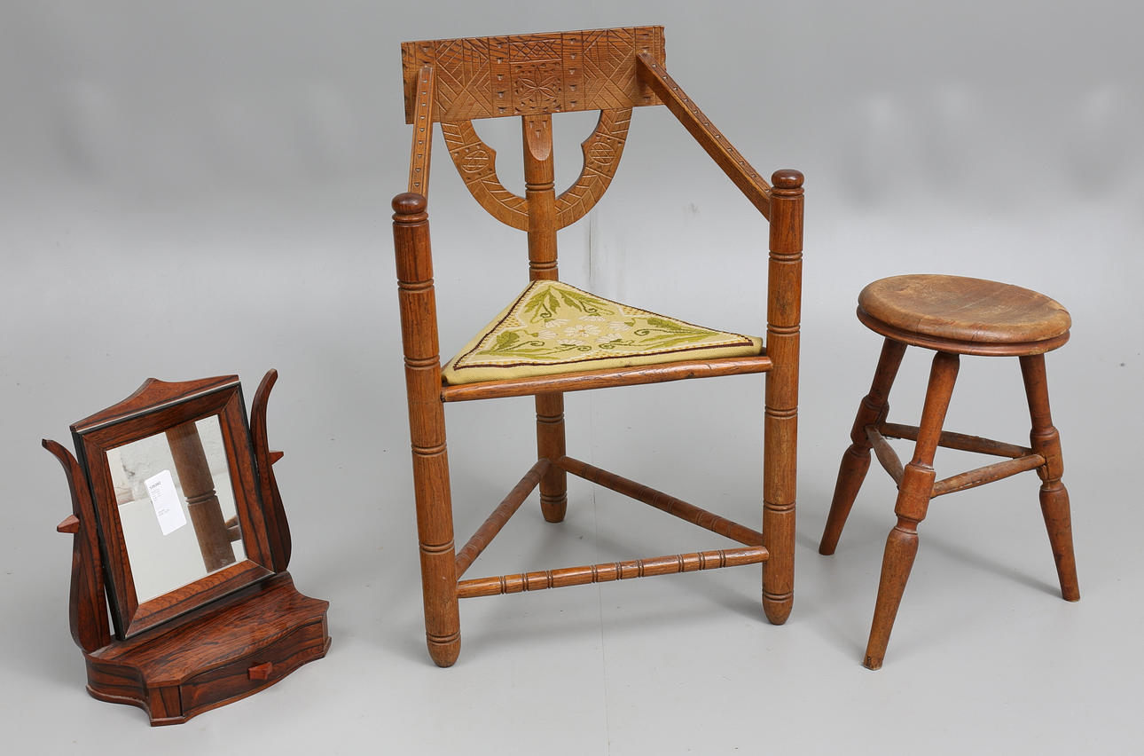 MUNKSTOL, PIGTITTARE, PALL, 1900-talets första hälft.