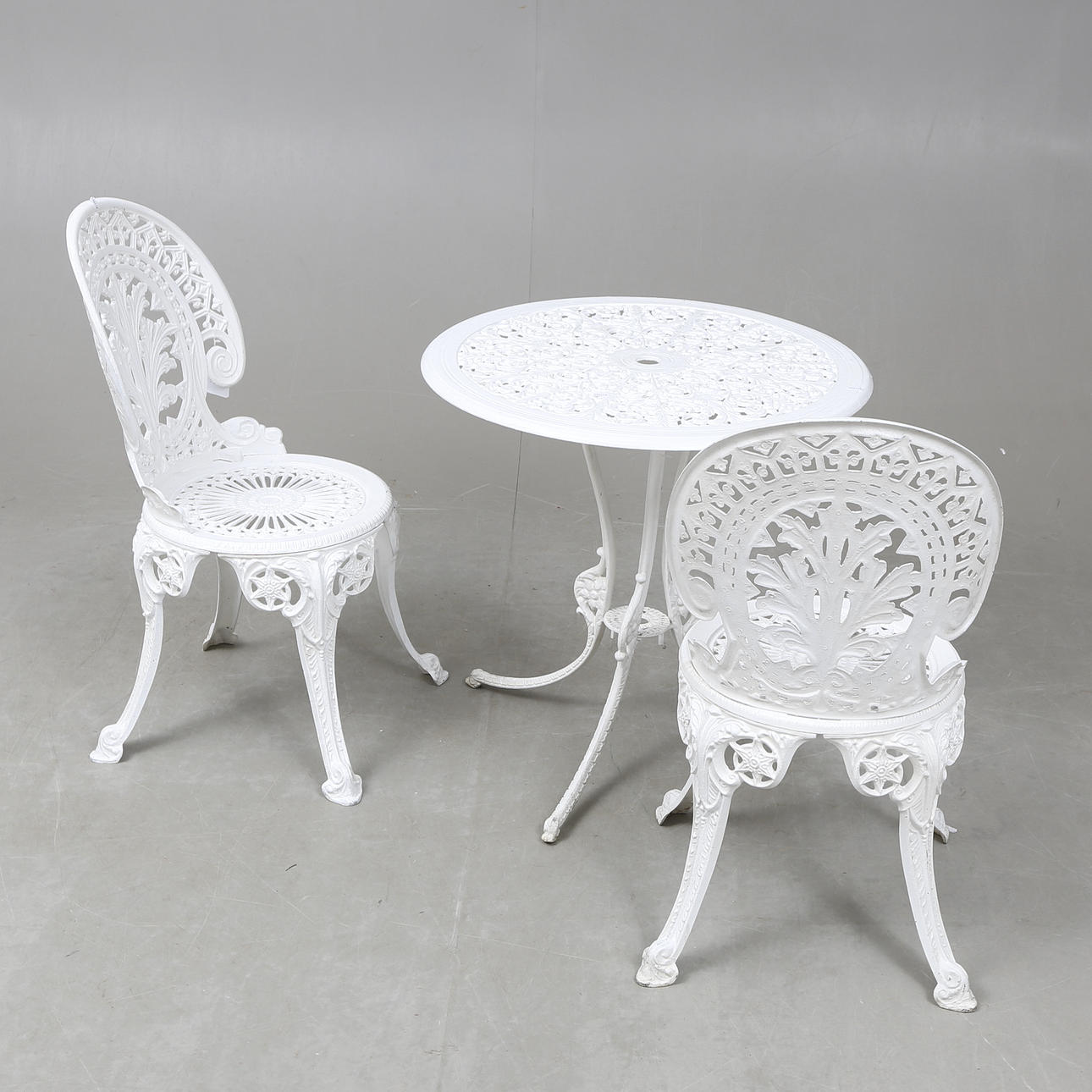 CAFE MÖBEL, 3 Stück.