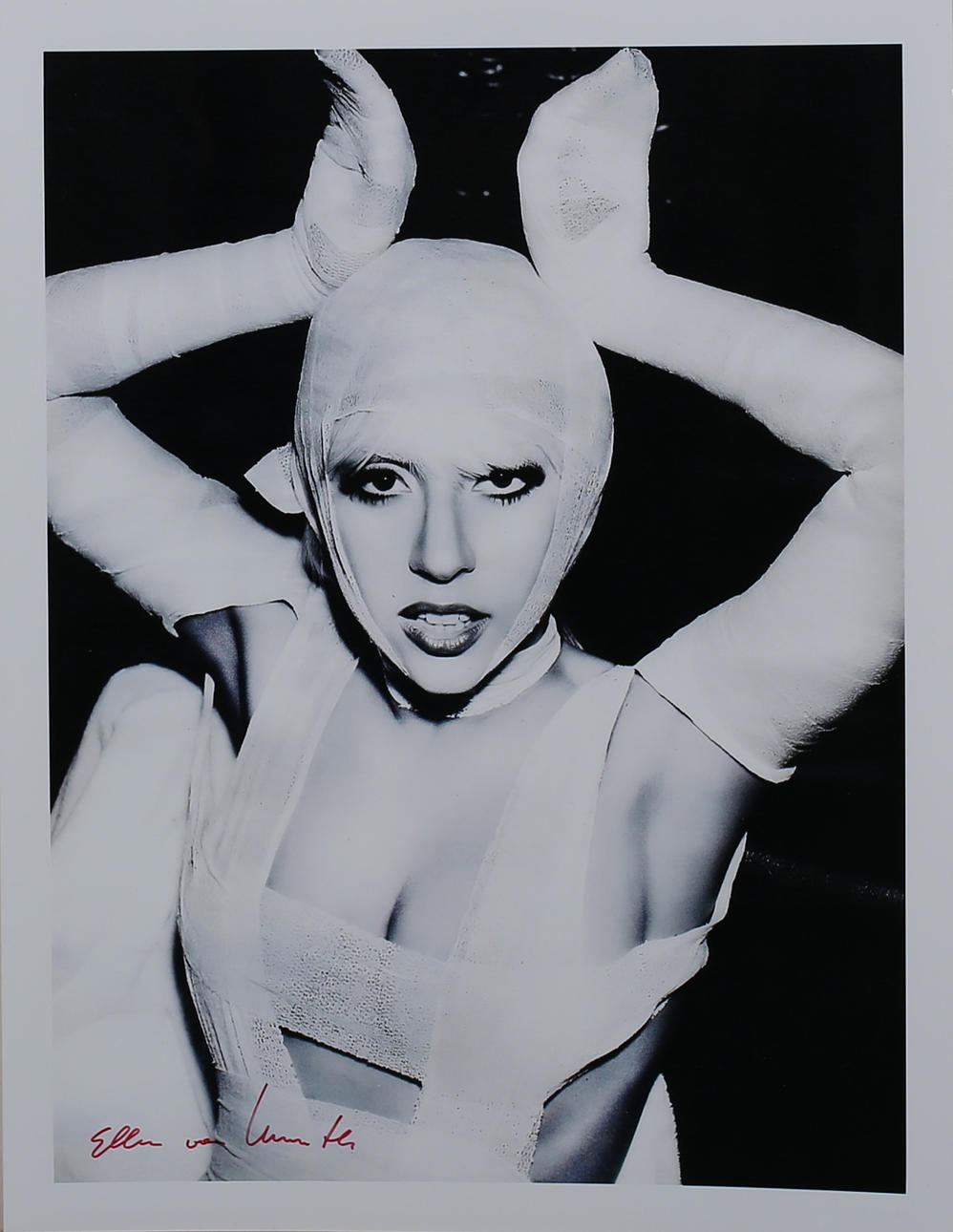 ELLEN VON UNWERTH. Lady Gaga. Fotografi. Signerad.