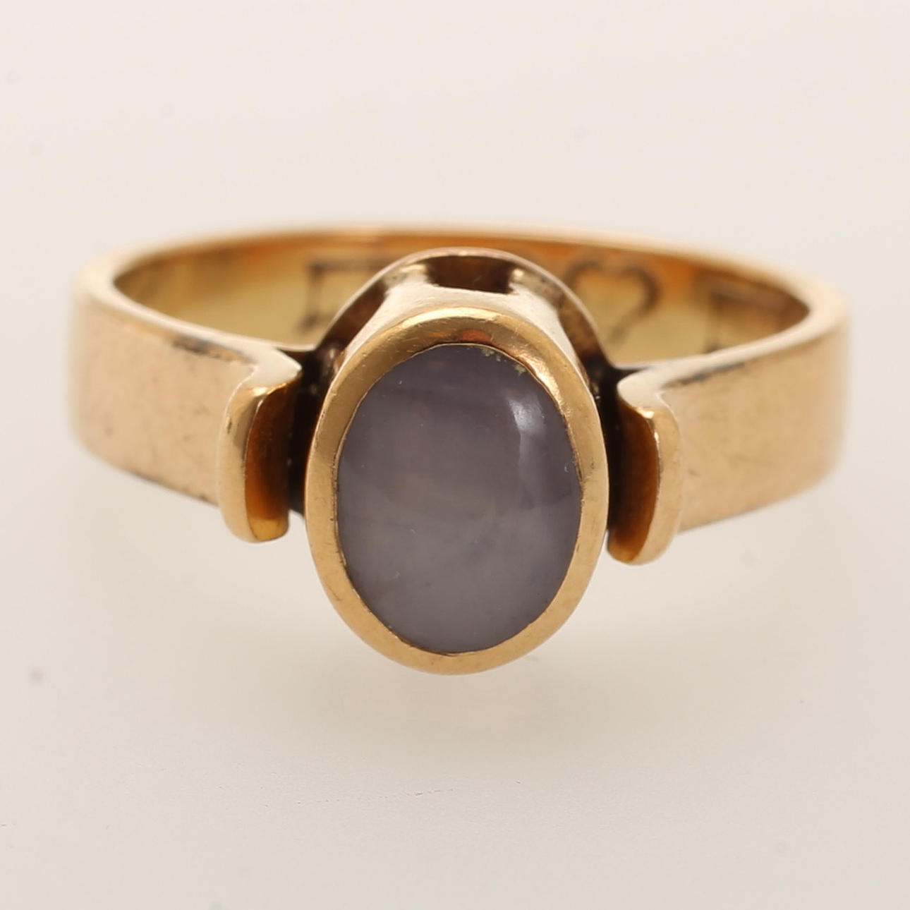 RING med safir, 18 k guld.