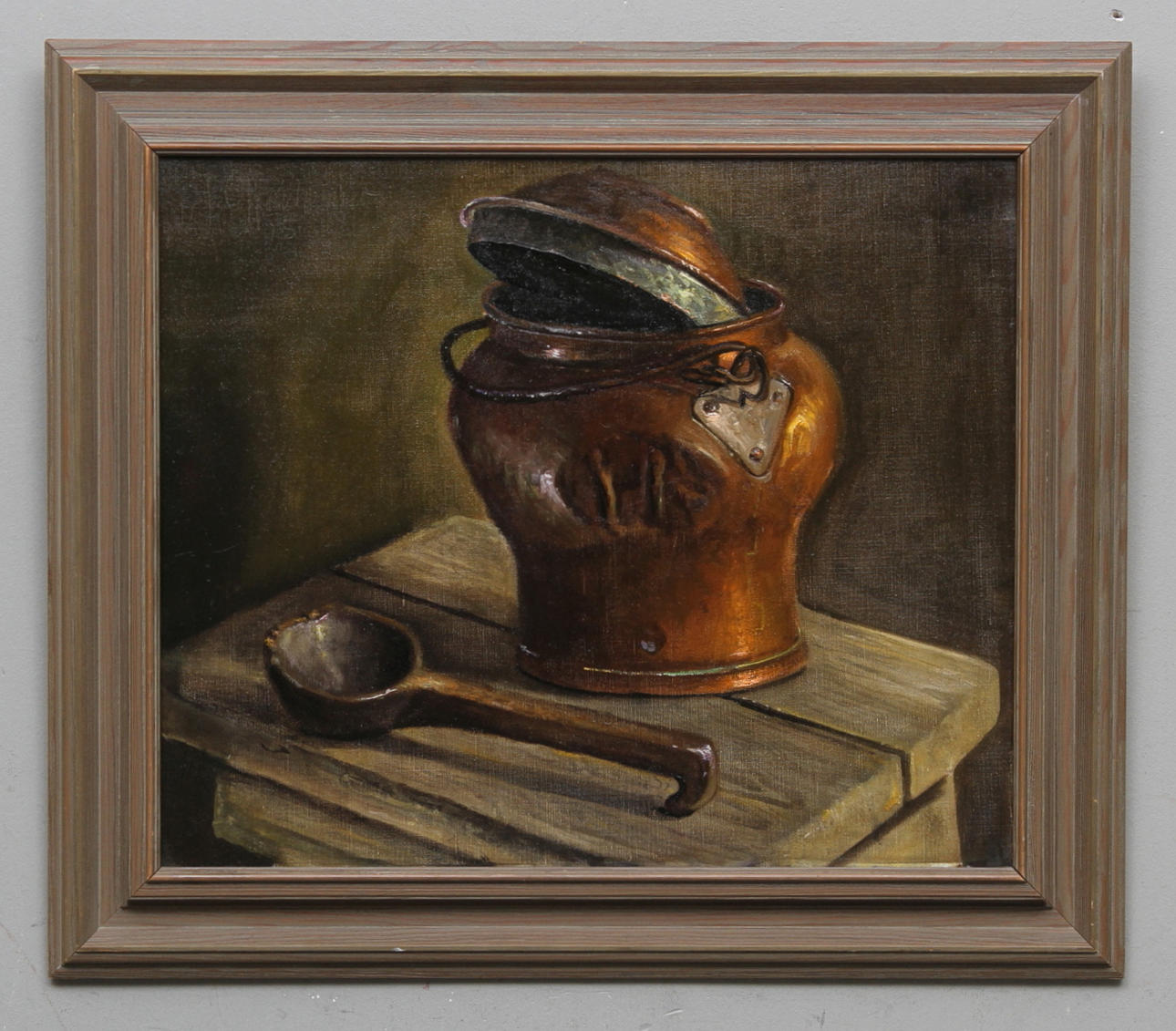 JOHNNY OPPENHEIMER. Stilleben med kopparkruka och träslev. Olja på duk, signerad och daterad 75.