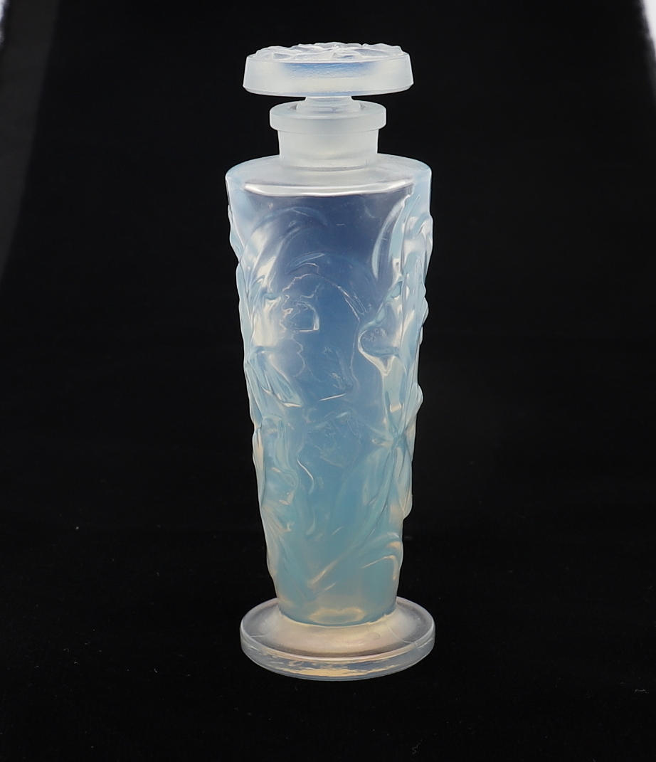 EN SABINO OPALESCENT GLAS DUFTFLASKE.