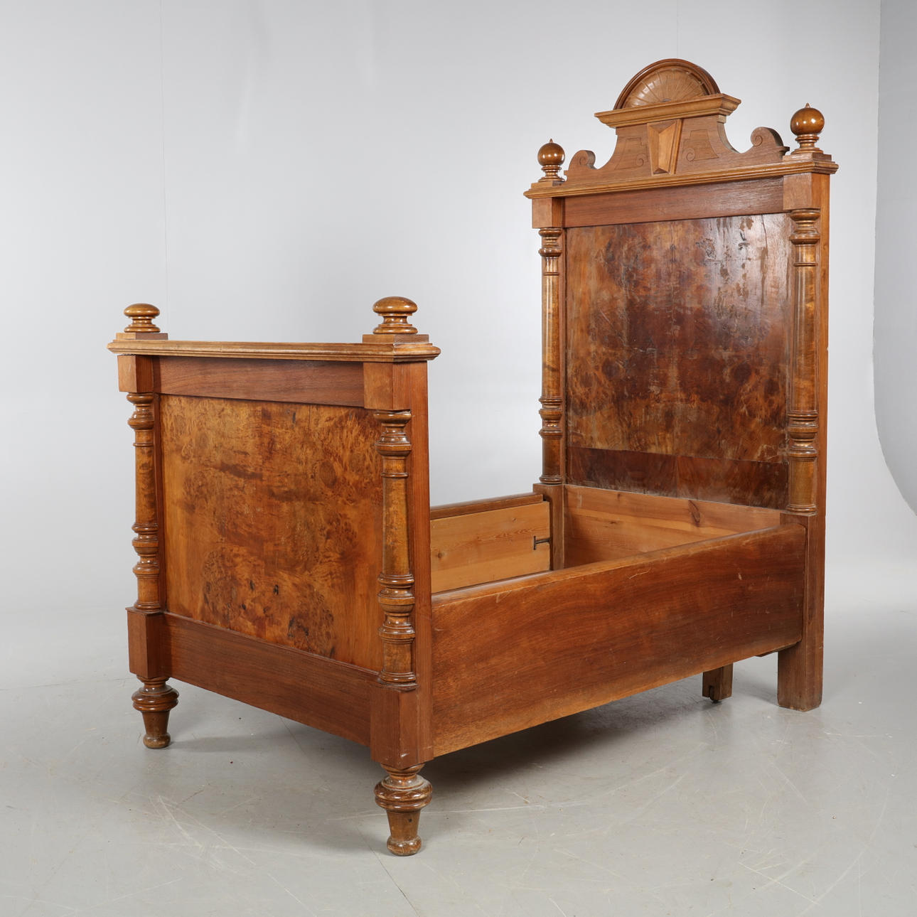 LÆNGE, valnød, slutningen af 1800-tallet.