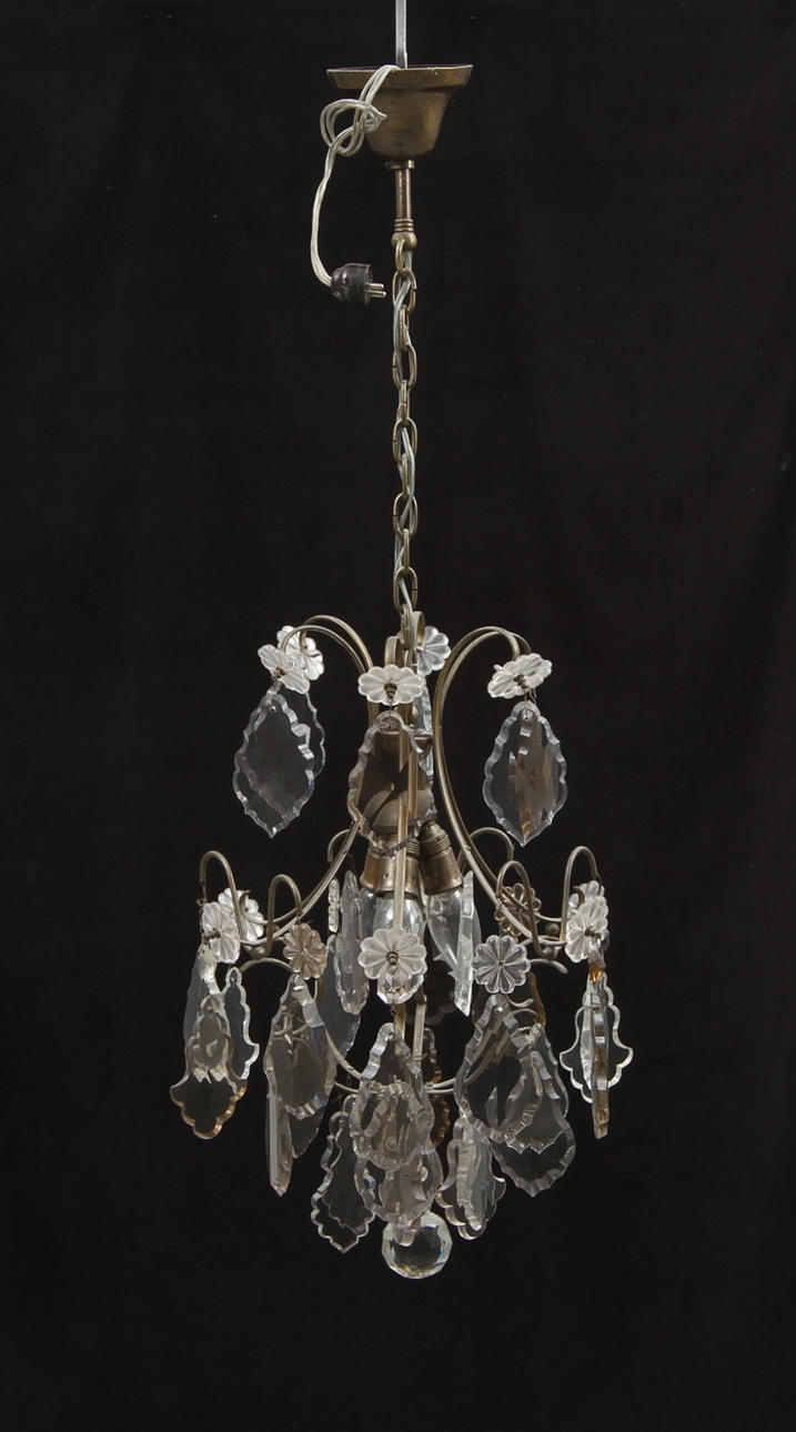 TAKLAMPA, barockstil, 1900-tal. Höjd utan kedja 45 cm.