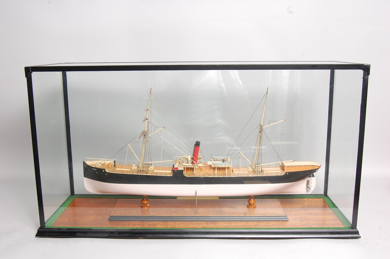 VARVSMODELL, Av ångfartyget," SS PERSIS " Glasgow 1890.