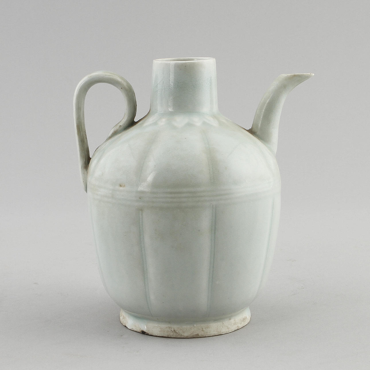 KANNA, porslin, Kina, möjligen mingdynastin.