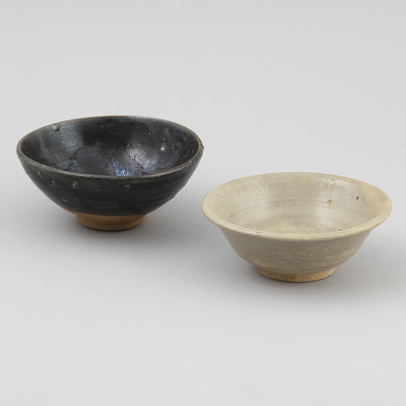 SKÅLAR, 2 st, stengods, Kina, song/yuan stil, 1900-tal.