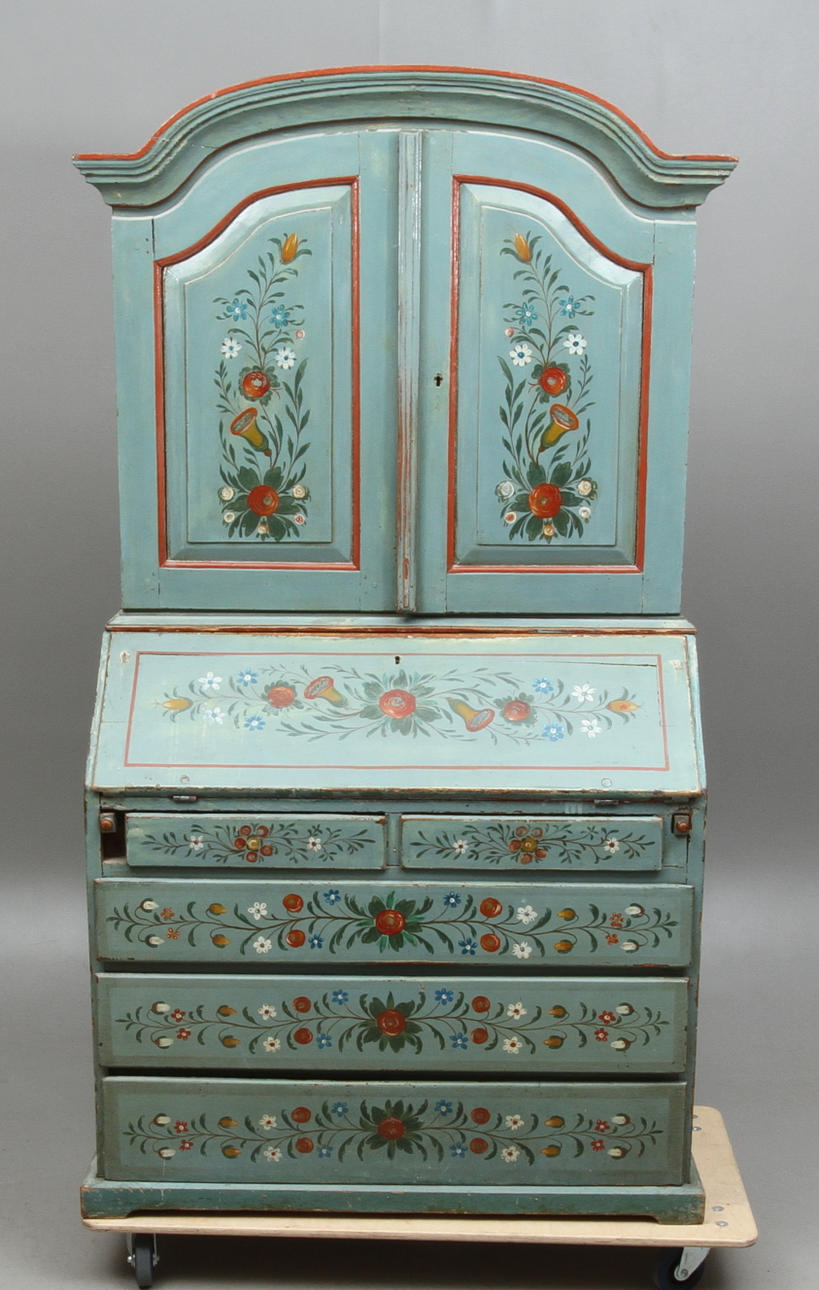 SKRIVSKÅP, allmoge, daterat 1800.