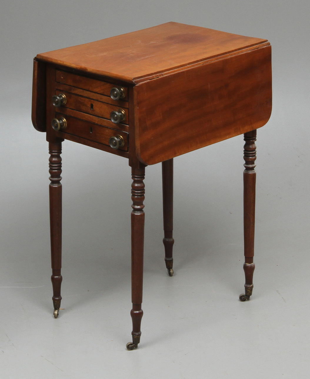 KLAFFBORD, engelsk stil, 1900-tal.