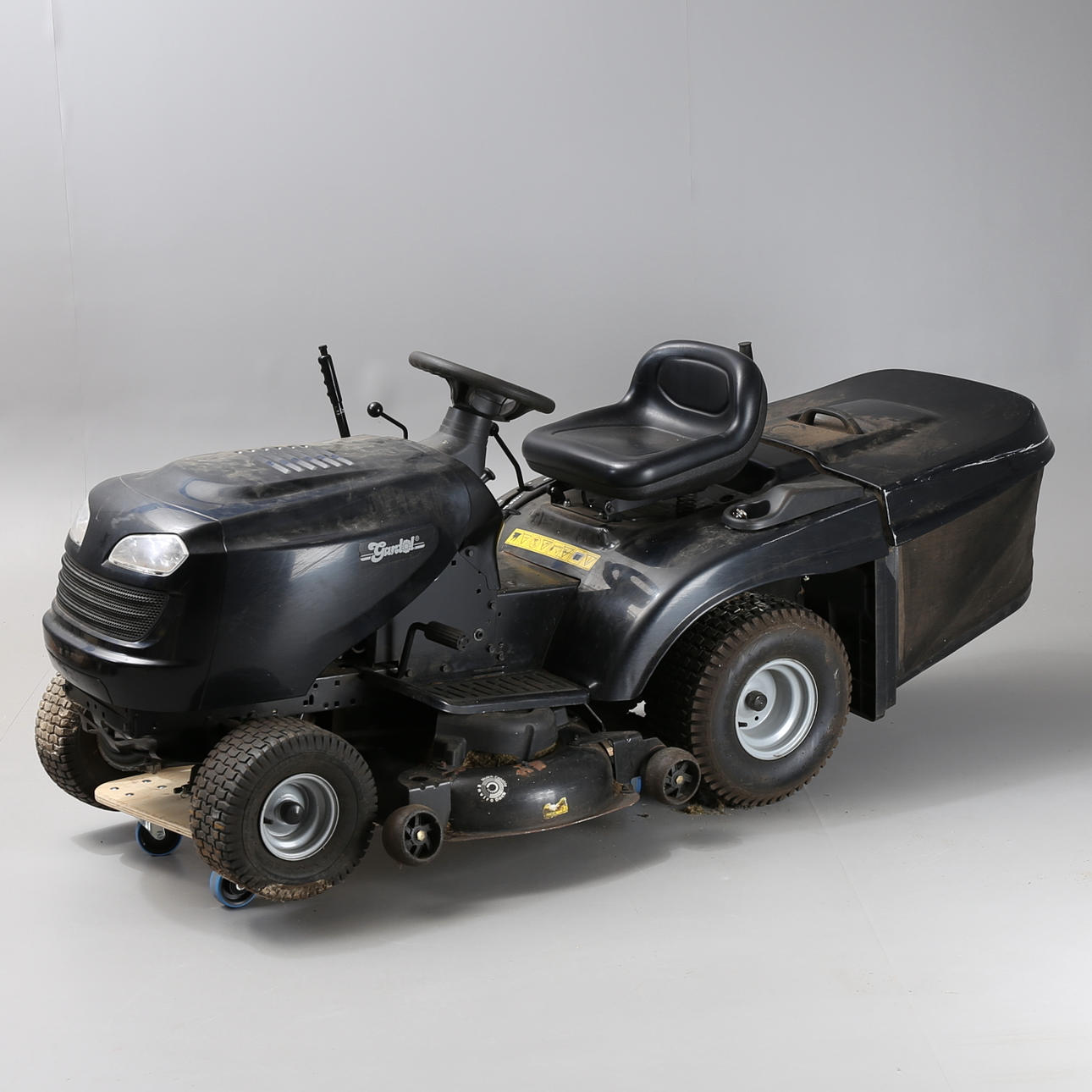 TRÄDGÅRDSTRAKTOR, Gardol.