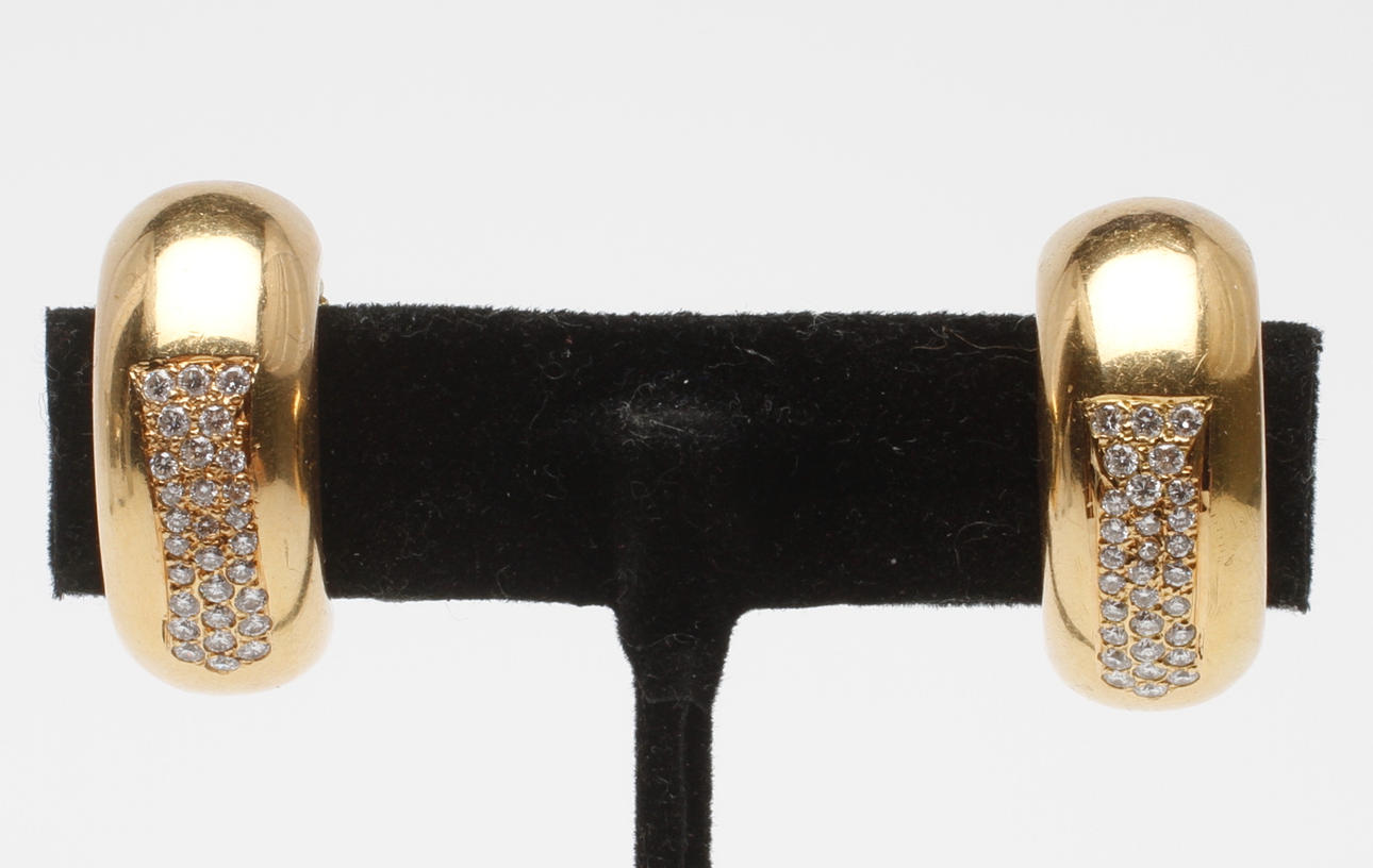 ÖRHÄNGEN, ett par, creoler, 18k guld med diamanter, vikt 20,8 gram.