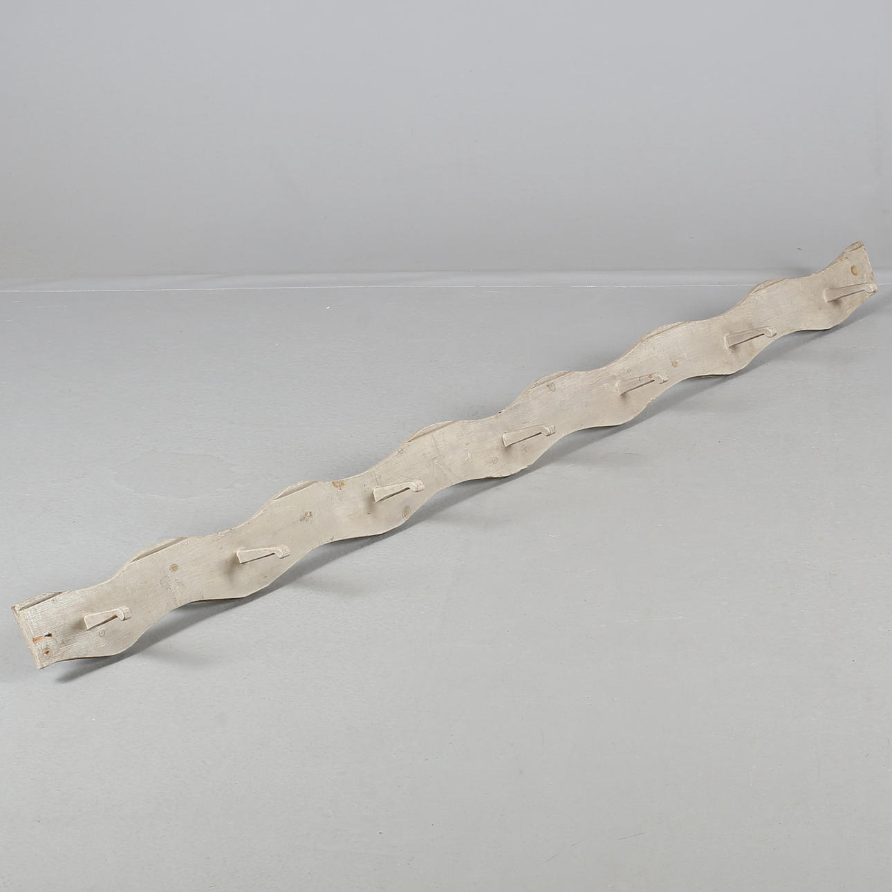 HÄNGARE, trä, "boddrake", 1800/1900-tal.