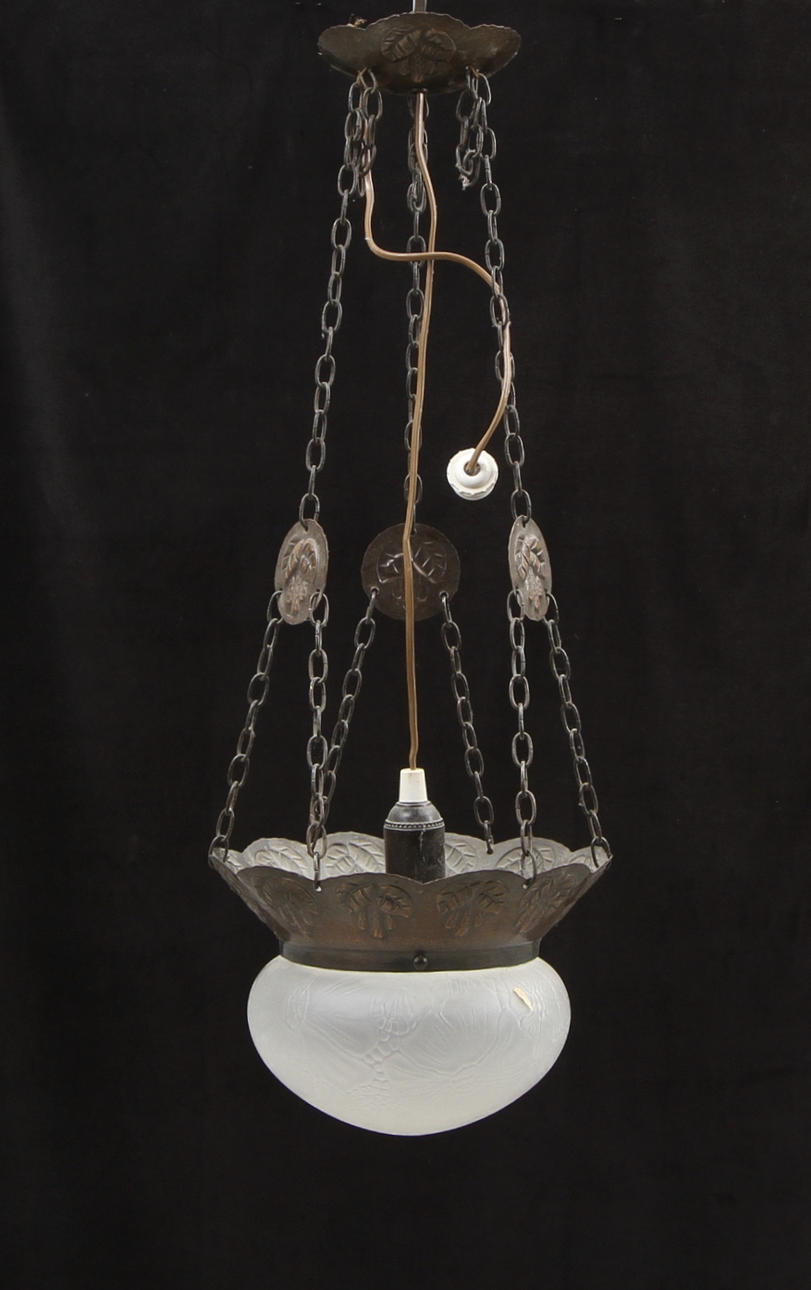 TAKLAMPA, jugend, tidigt 1900-tal. Total höjd 70 cm.