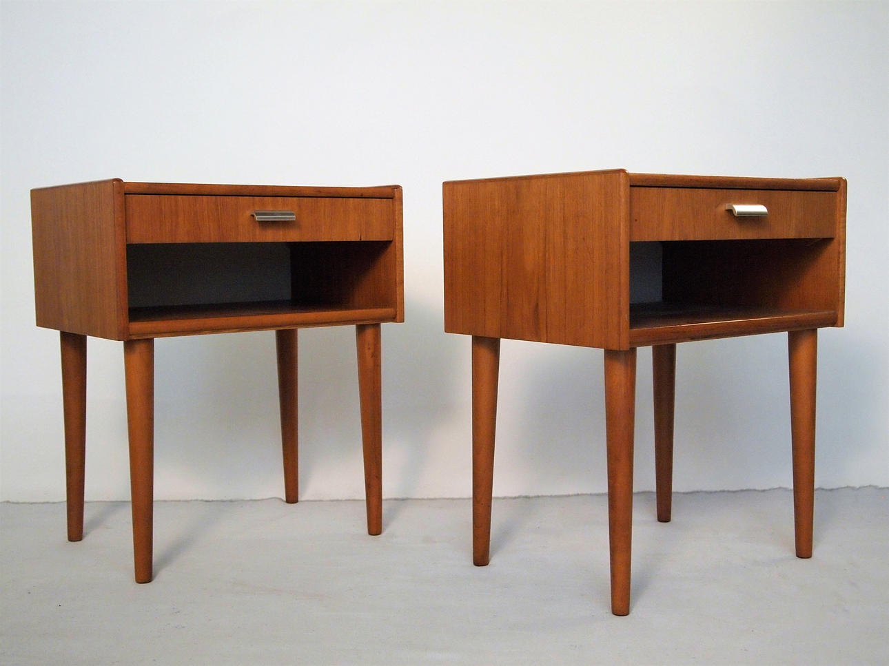 BED TABLE / BEDSIDE TABLE, teak, a pair, 1950s.