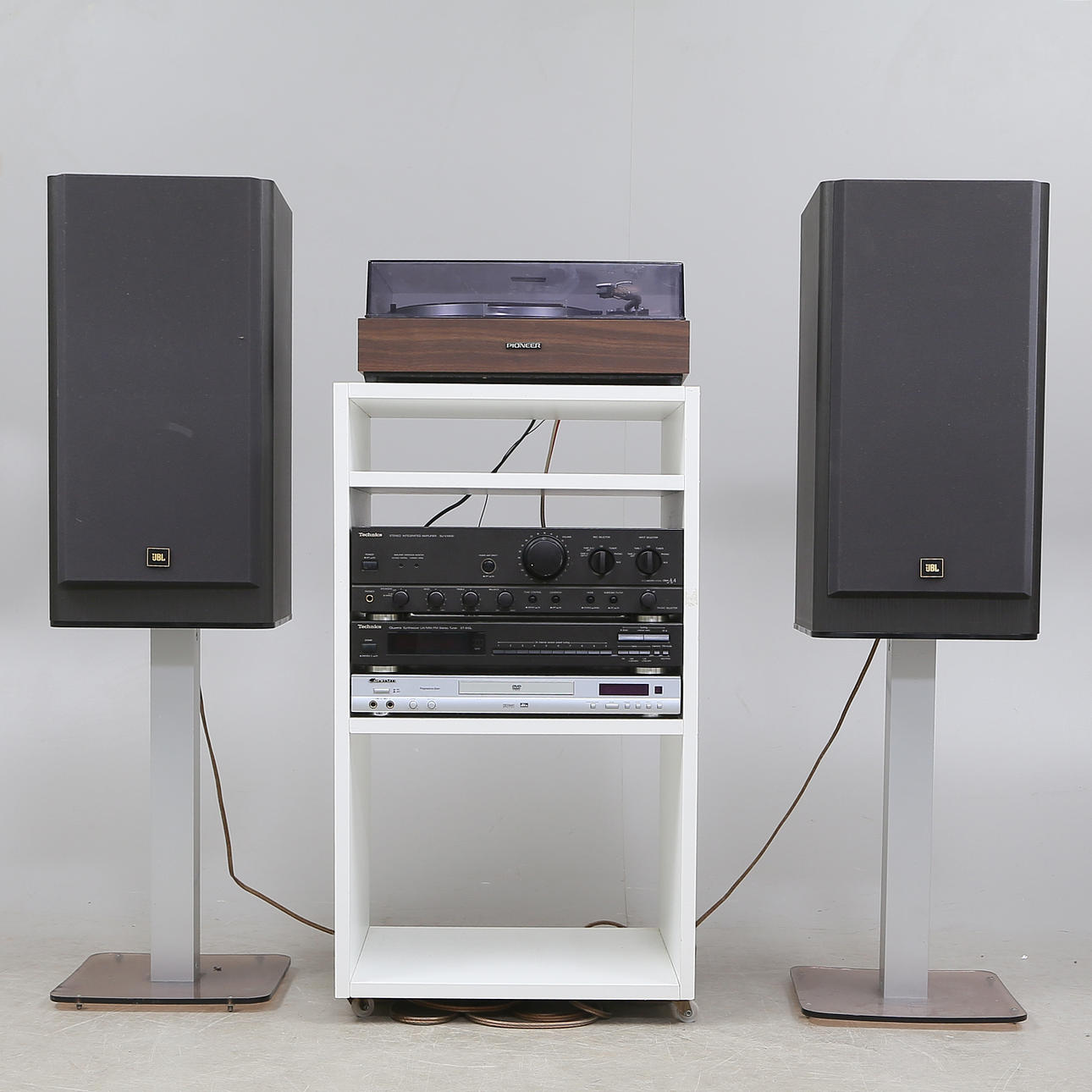 RECORD PLAYER, SPEAKER 1 pair and more, 1900s.
