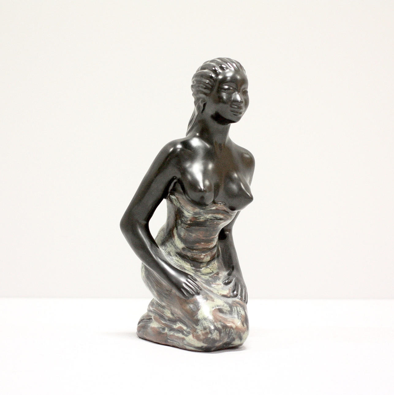 J.E ROSBERG. SKULPTUR, Kvinna.