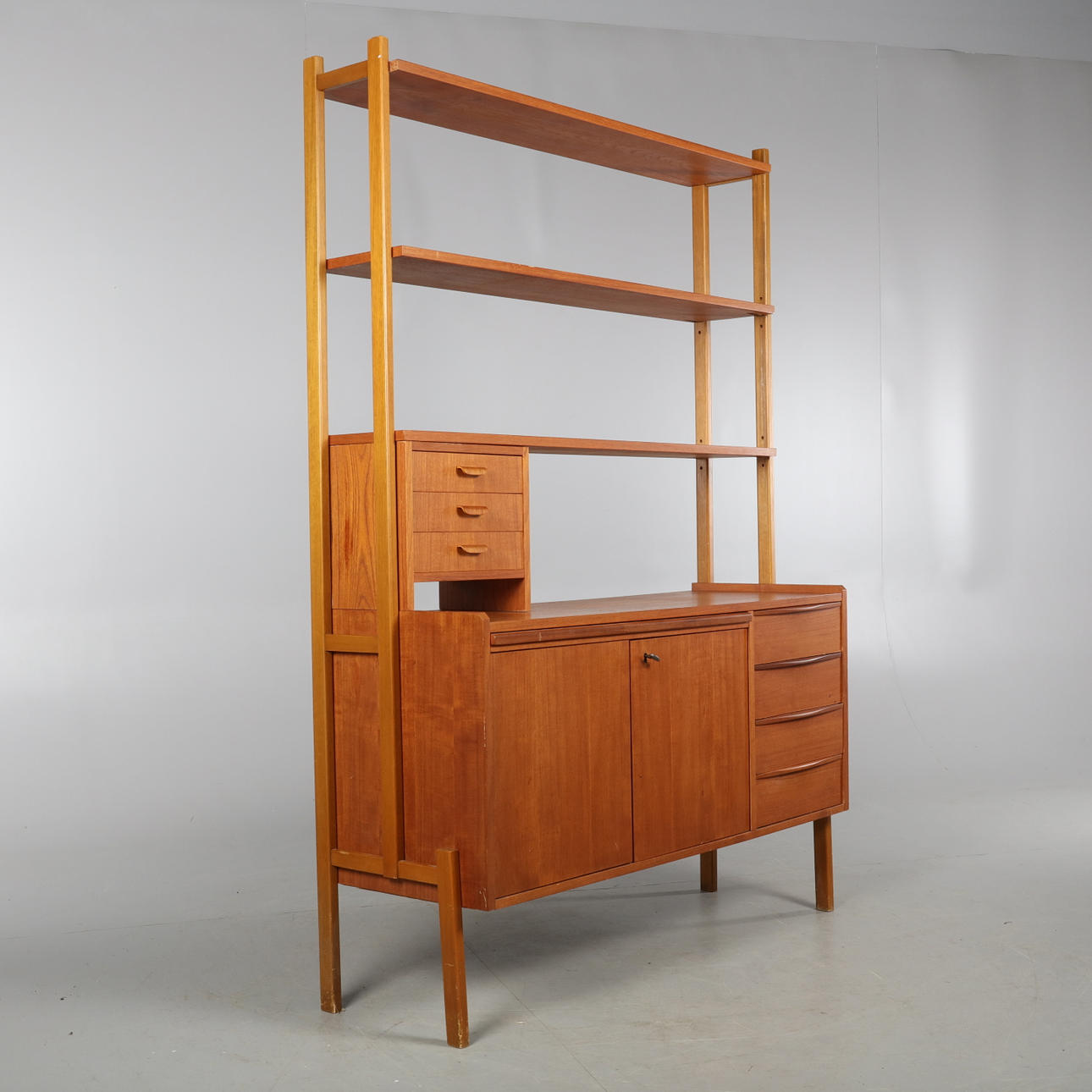 BOOKSHELF, teak, 1950s/1960s.