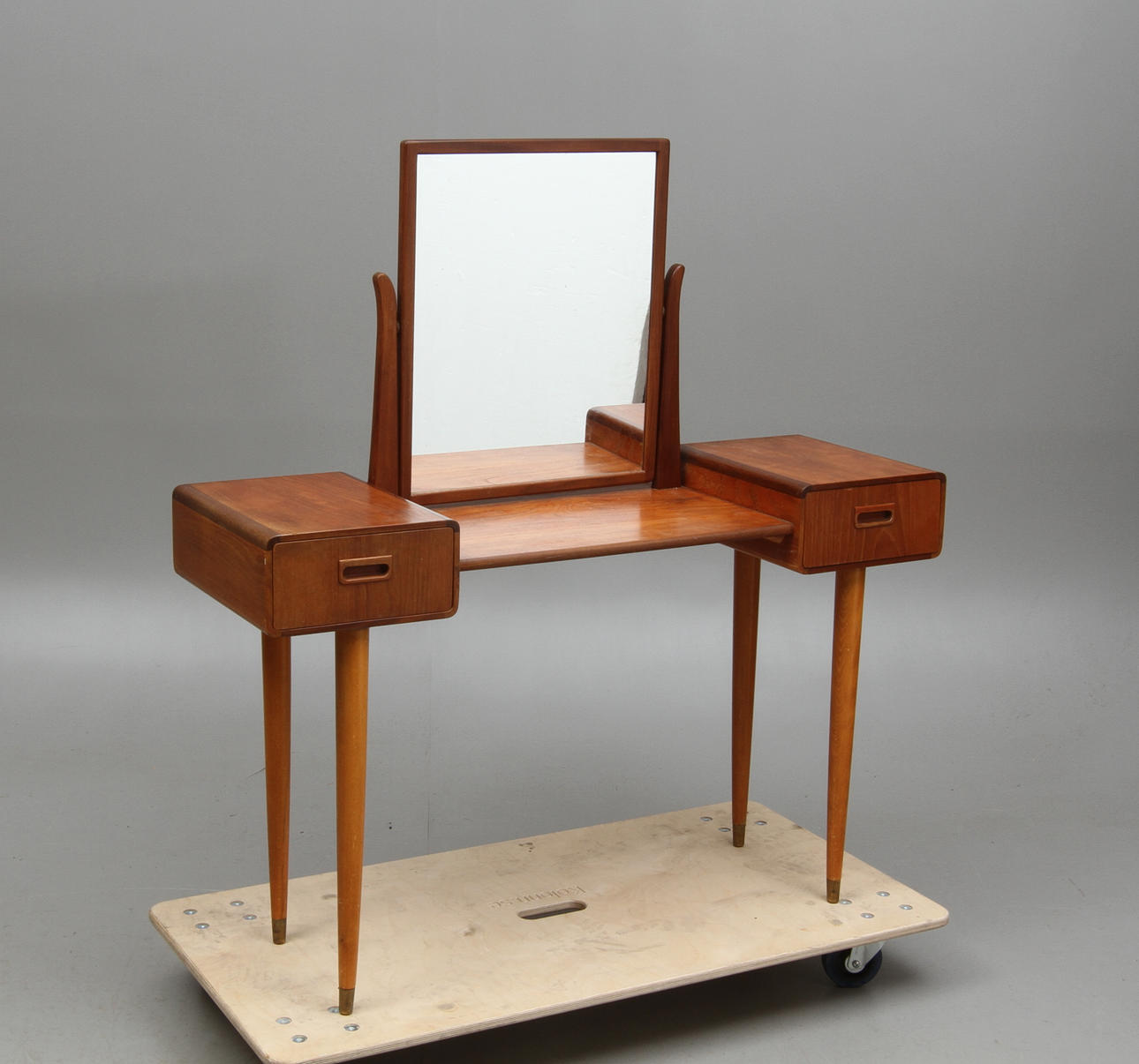 SMINKBORD, med spegel, 1950/60-tal.