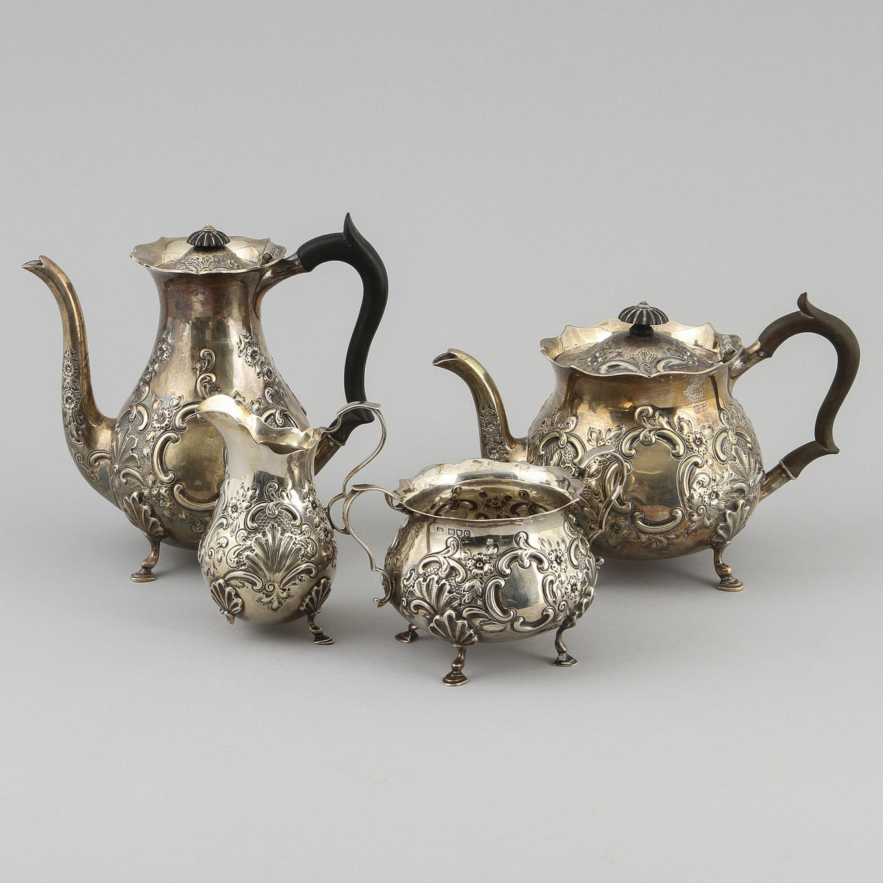 SERVIS, 4 delar, silver, England, ca 1750 gram brutto.