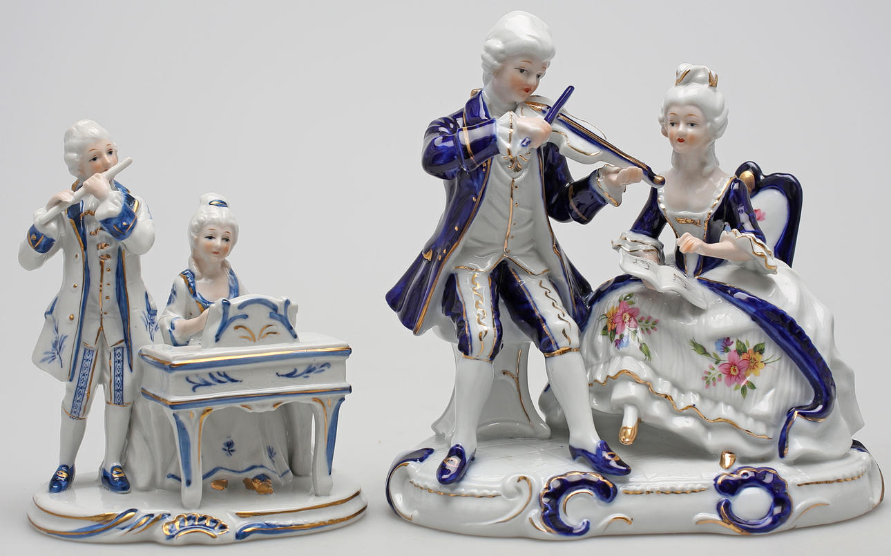 FIGURGRUPPER, 2 st, porslin, rokoko stil, troligen Tyskland.