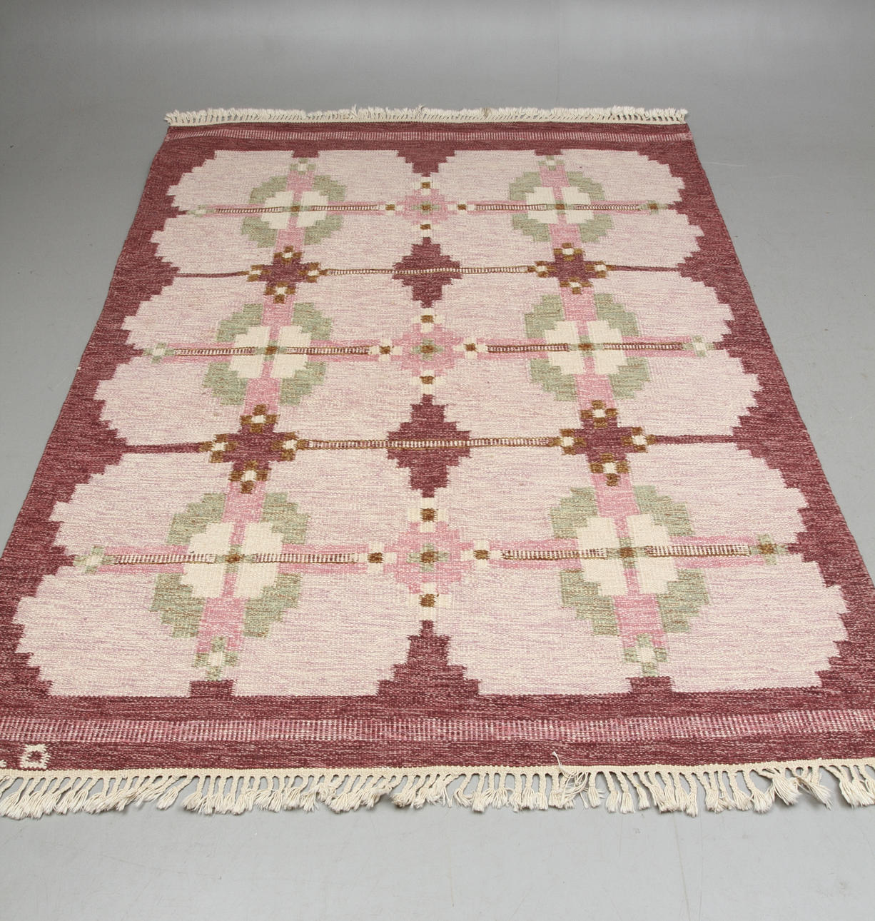 MATTA, rölakan, signerad HLO, ca 243 x 182 cm.