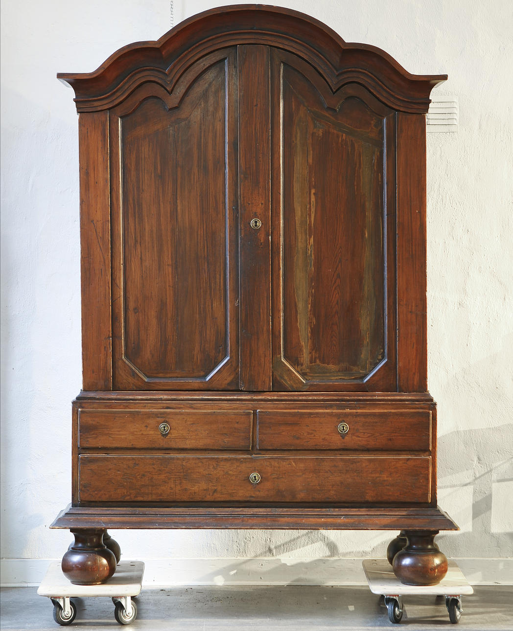 SALSSKÅP, 1700-tal.