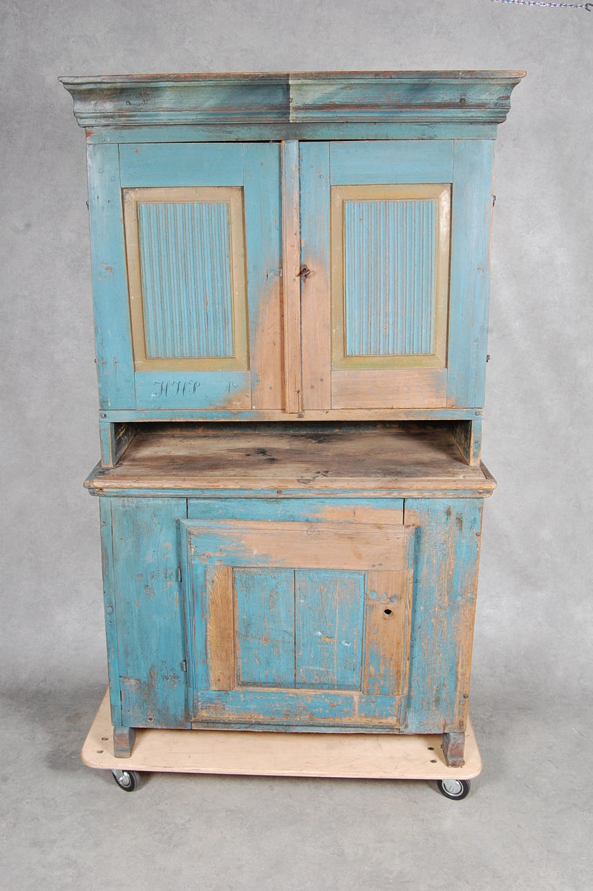 SKÄNKSKÅP, 1800-talets första hälft.