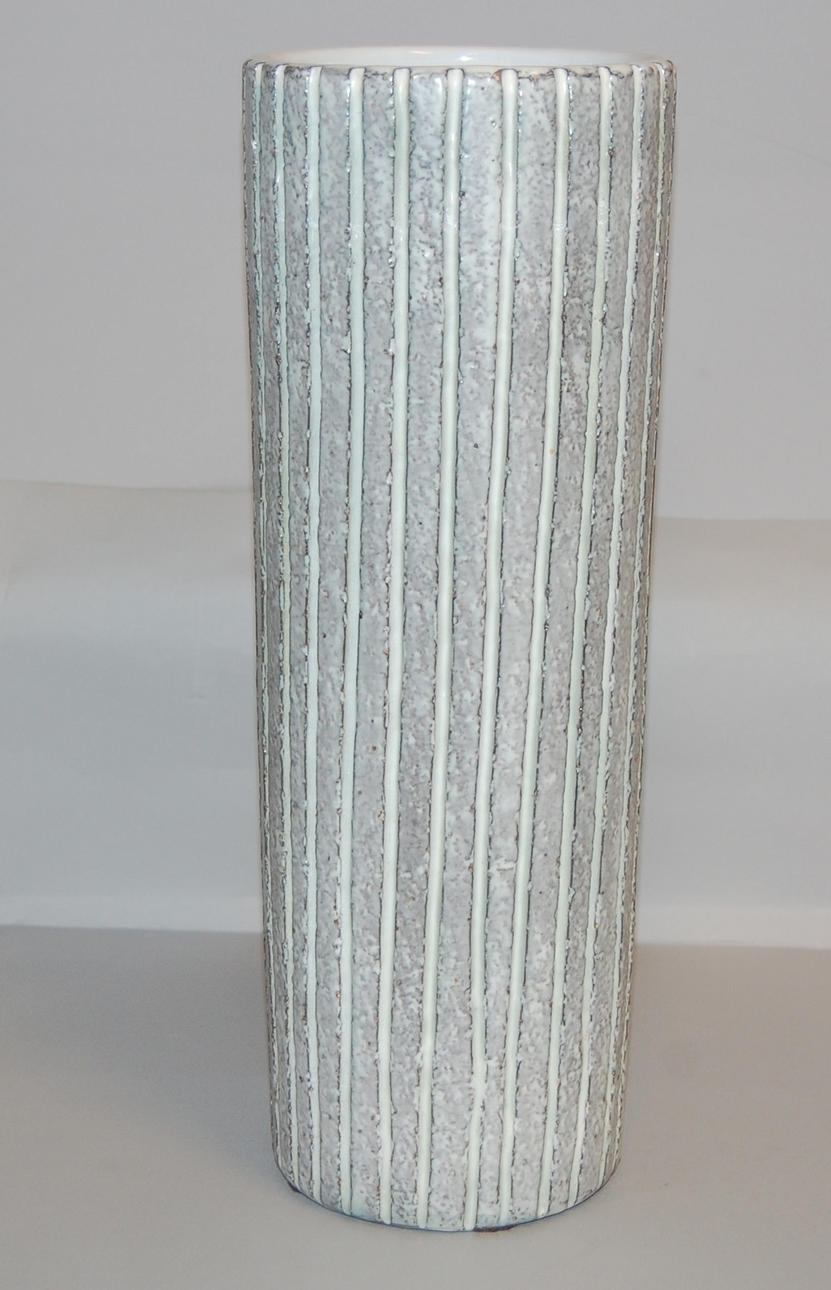 MARI SIMMULSEN. Vas, keramik, märkt MS, Uppsala Ekeby.