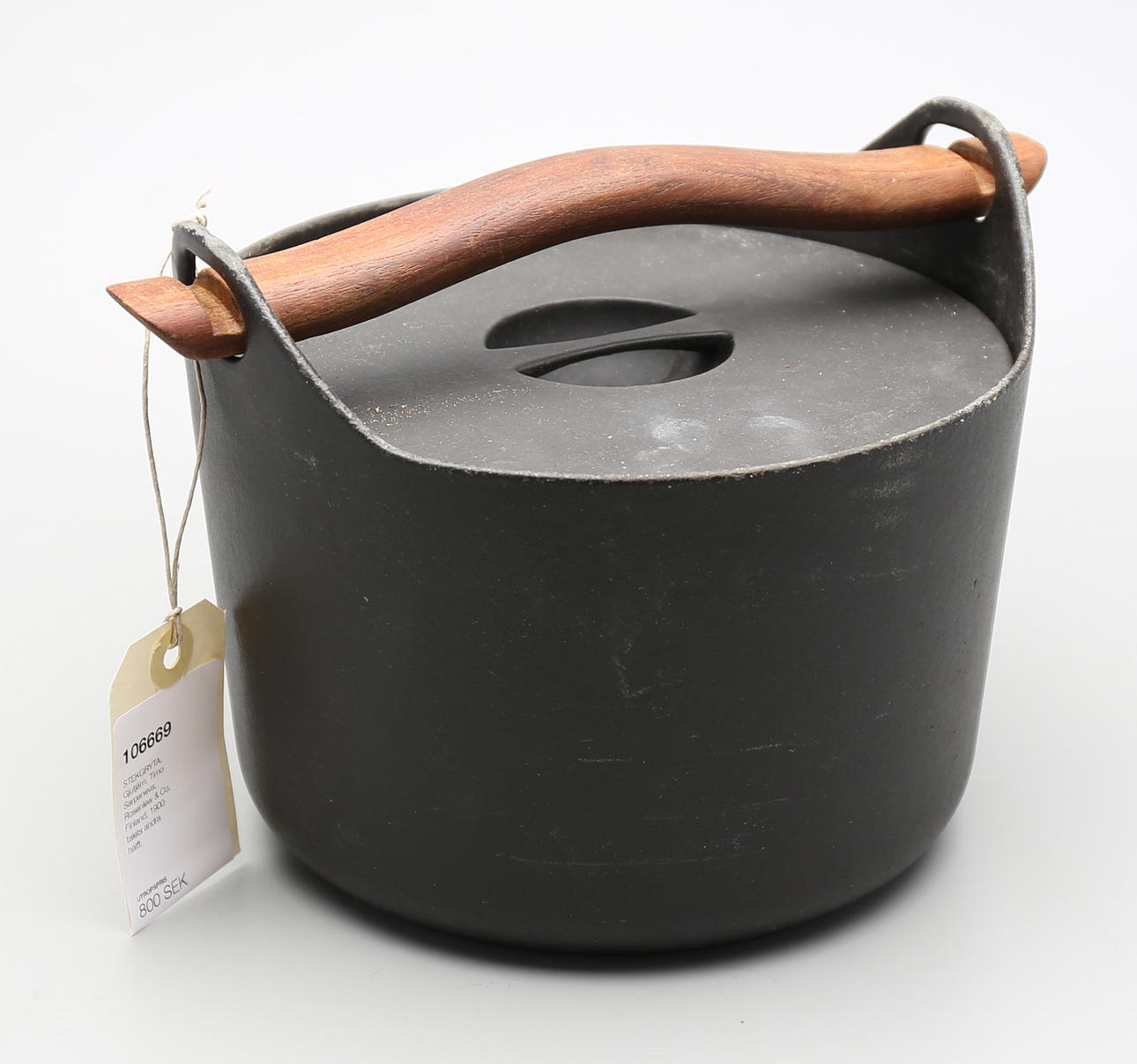 STEKGRYTA, Gjutjärn. Timo Sarpaneva, Rosenlew & Co, Finland, 1900-talets andra hälft.