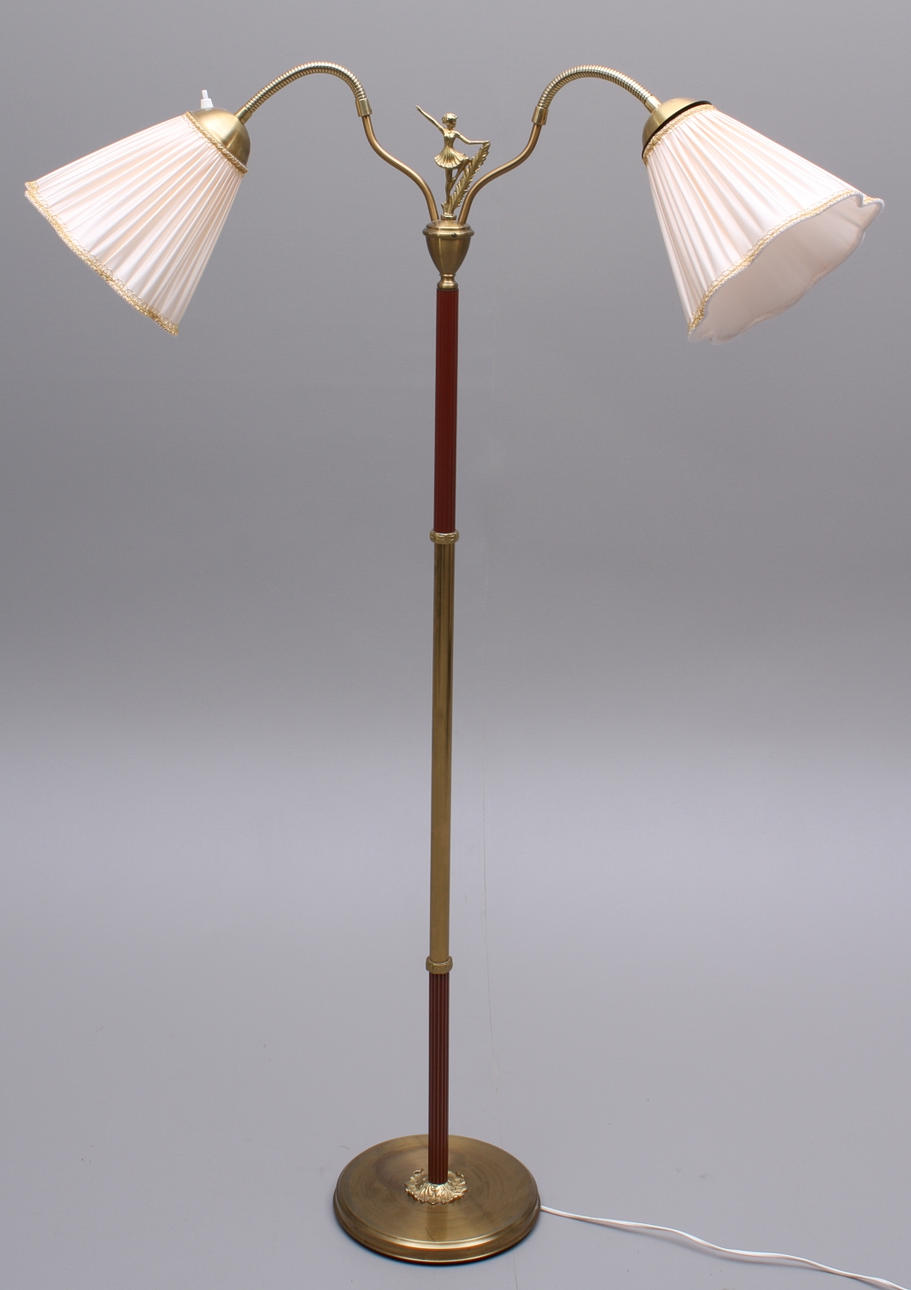 GOLVARMATUR, mässing, tvåarmad.