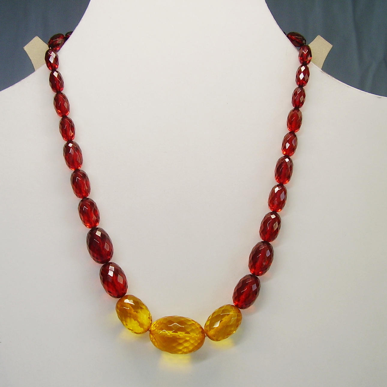 RAVKÆDE facetteret KÖNIGSBERG OMKRING 1930.