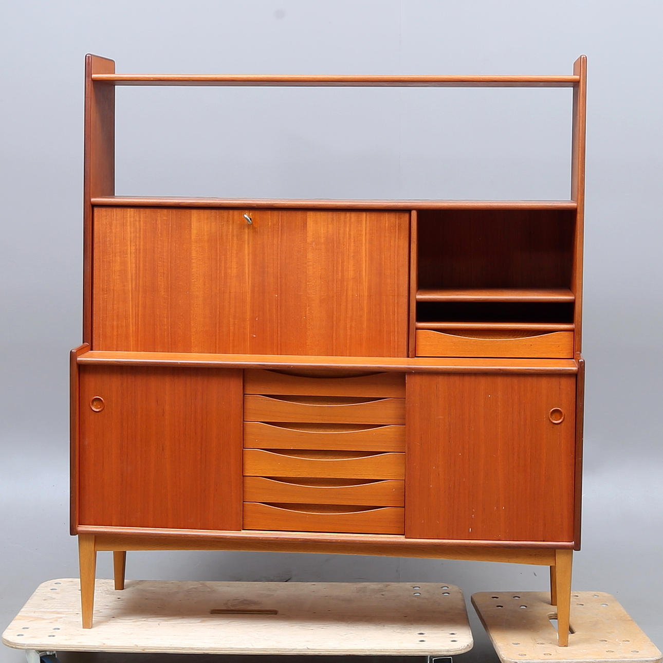 BÜCHERREGAL MIT SEKRETÄR, Teakholz, Bräntorps, 1900er.