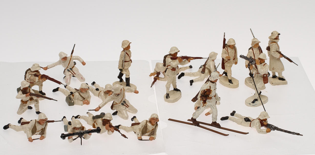 ELASTOLIN och LINEOL vintersoldater 1940-tal, 21 delar.