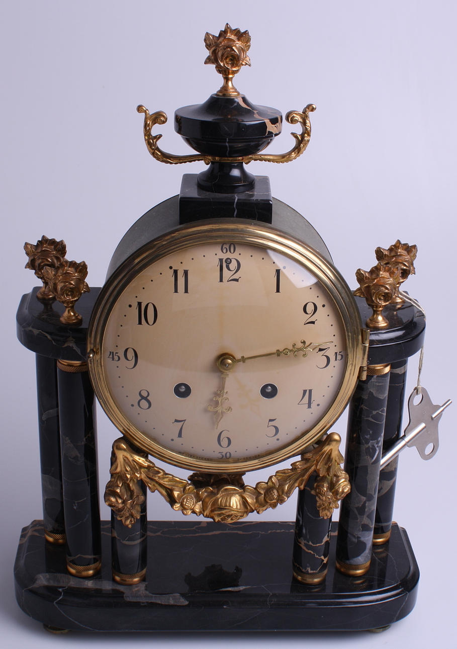 BORDSUR, svart marmor och förgylld metall, Westerstrand Töreboda.