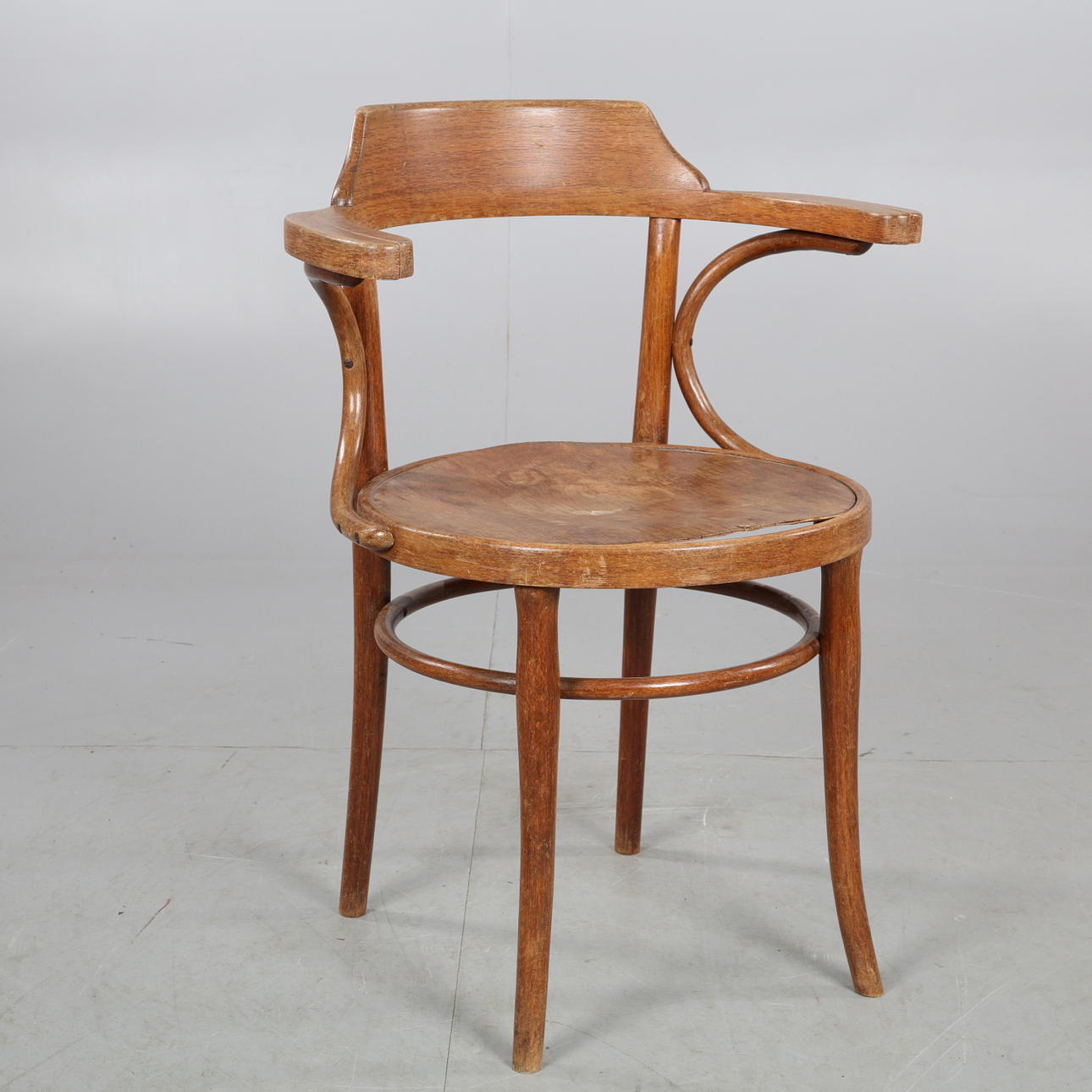 Stuhl, wahrscheinlich Thonet.