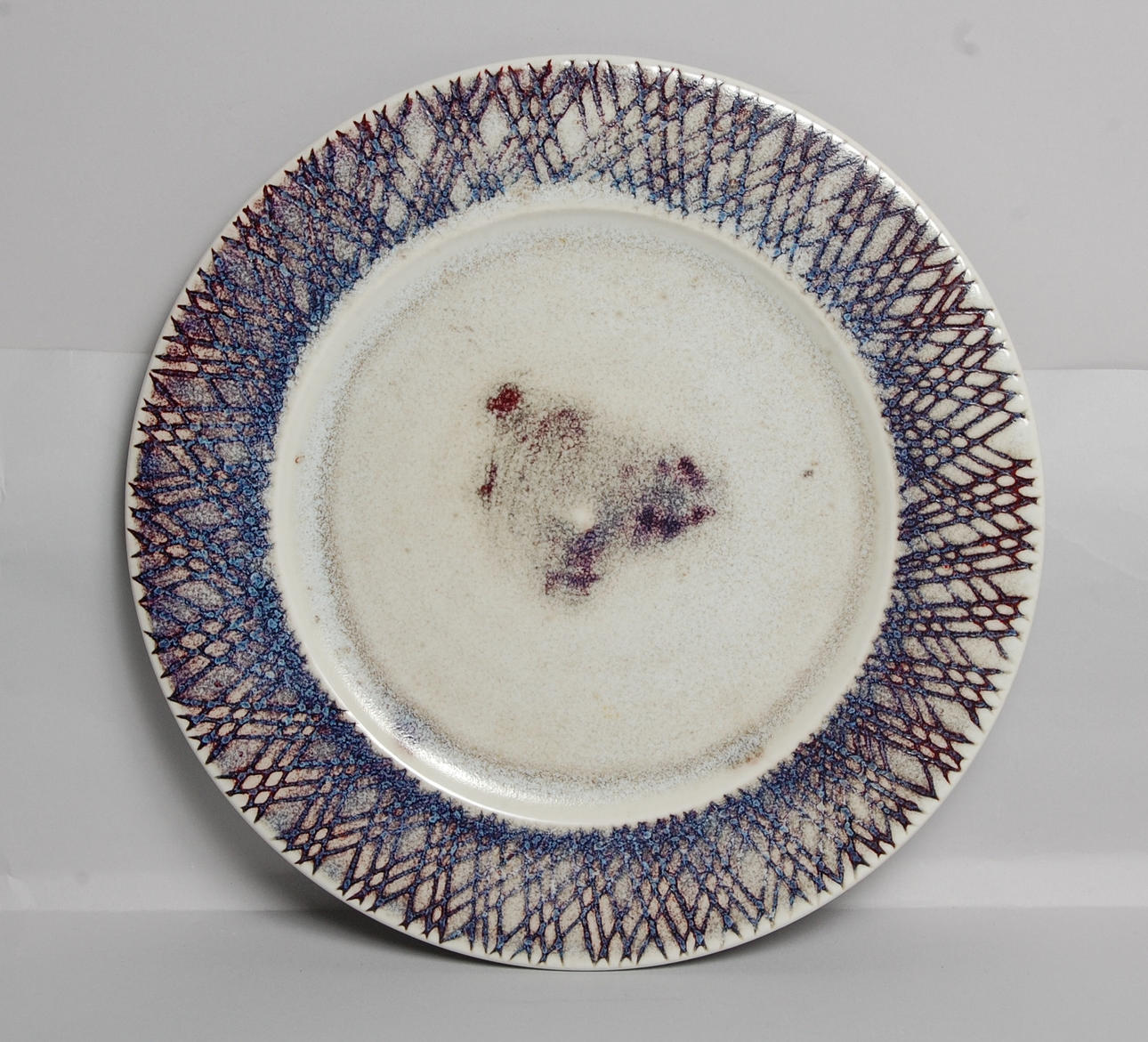 STIG LINDBERG. fat, stengods, signerad.