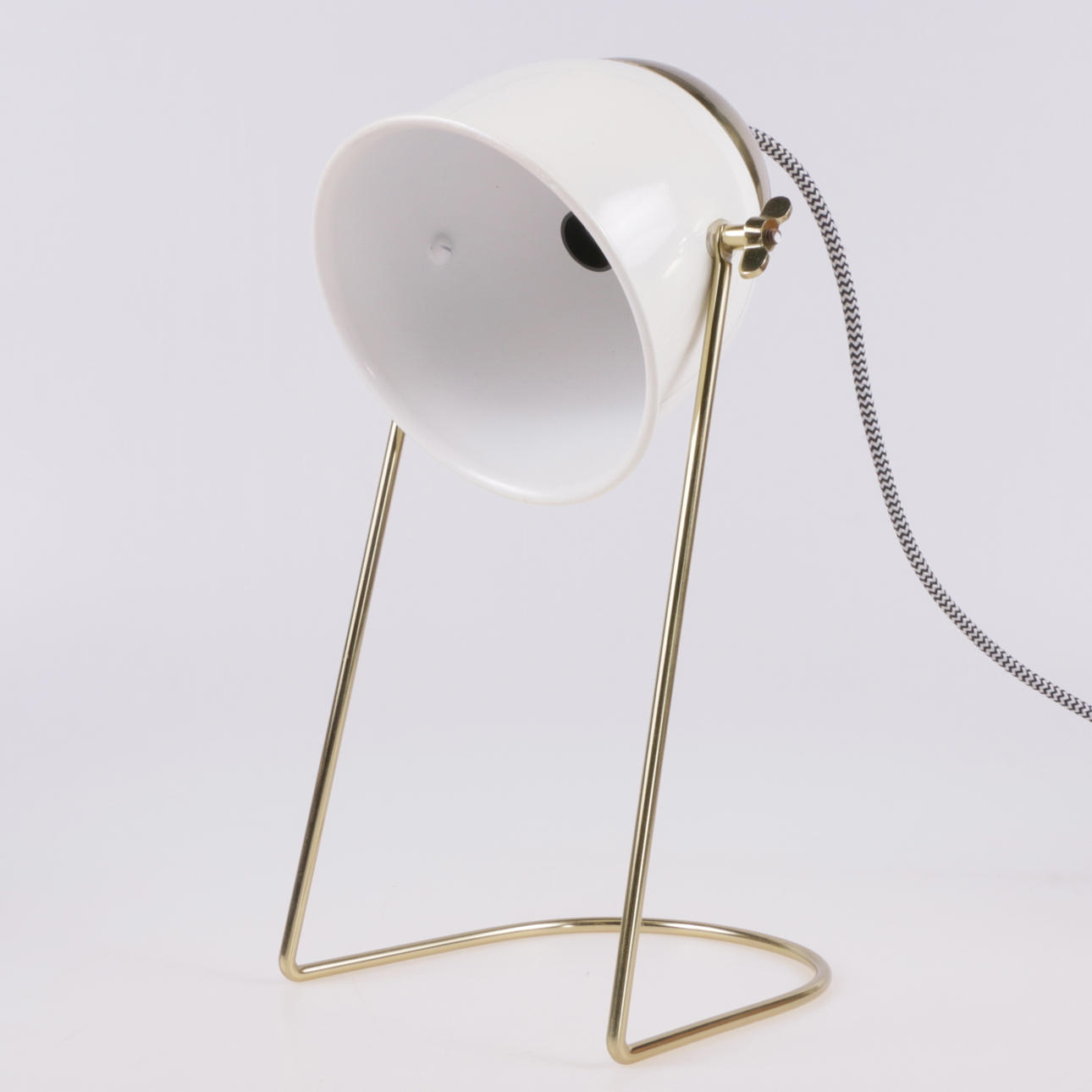 BORDSLAMPA, mässing och plåt. "Madam Stoltz", samtida.