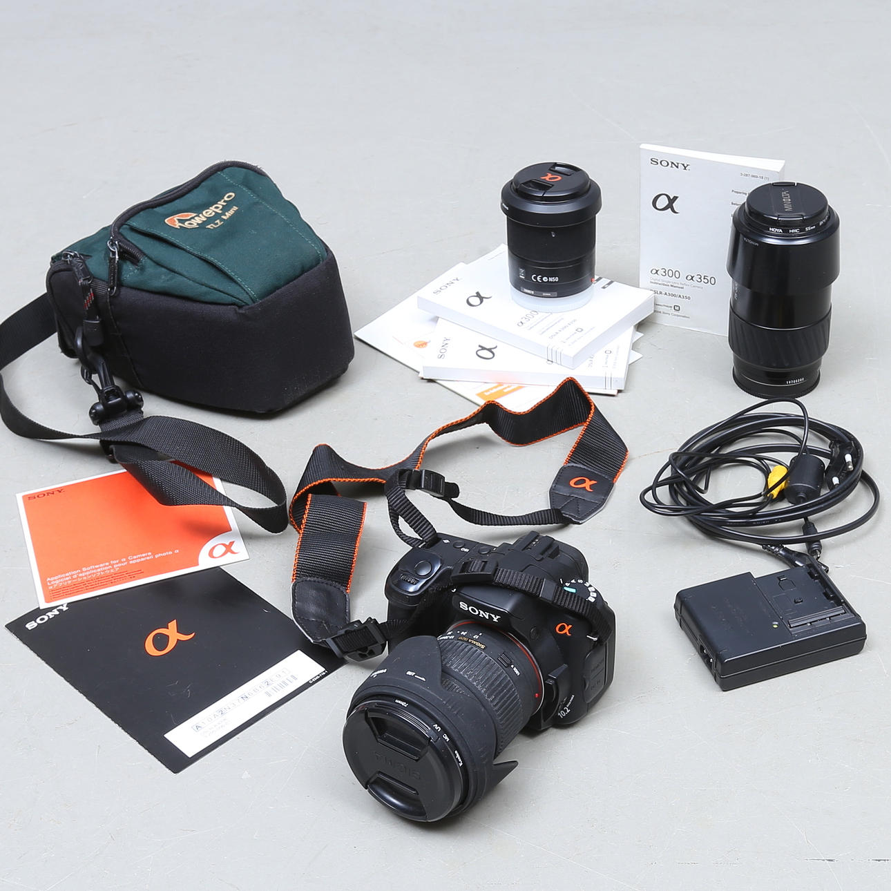 DIGITAL SYSTEM CAMERA, Sony Alpha 300.