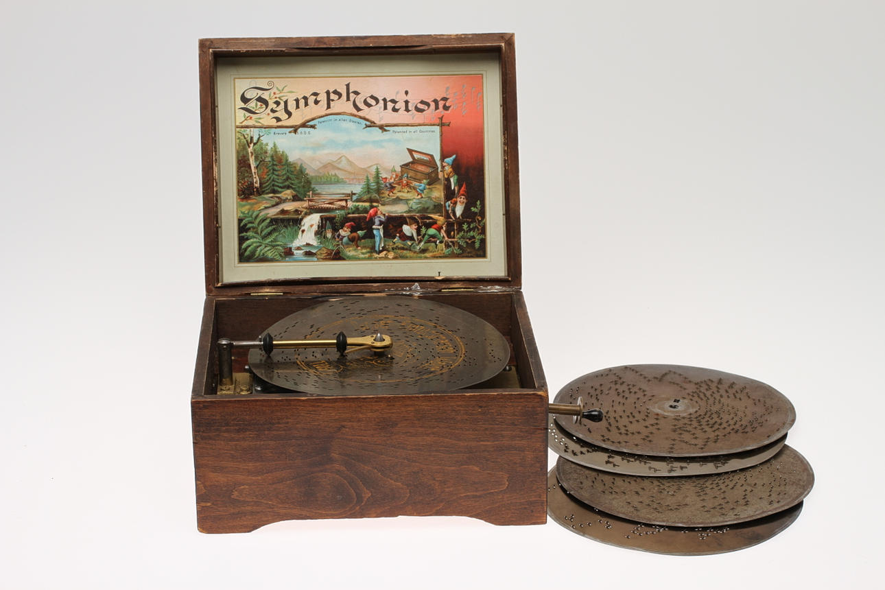 MUSIKMASKIN SYMPHONIAN MED 5 SKIVOR.