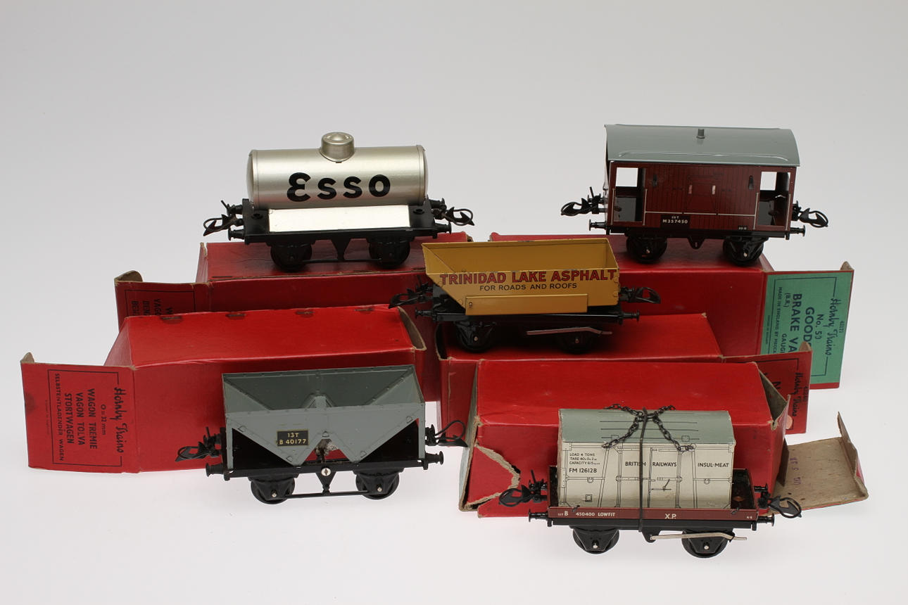 HORNBY skala 0 ENGLAND Godsvagnar 5 stycken i originalkartonger.